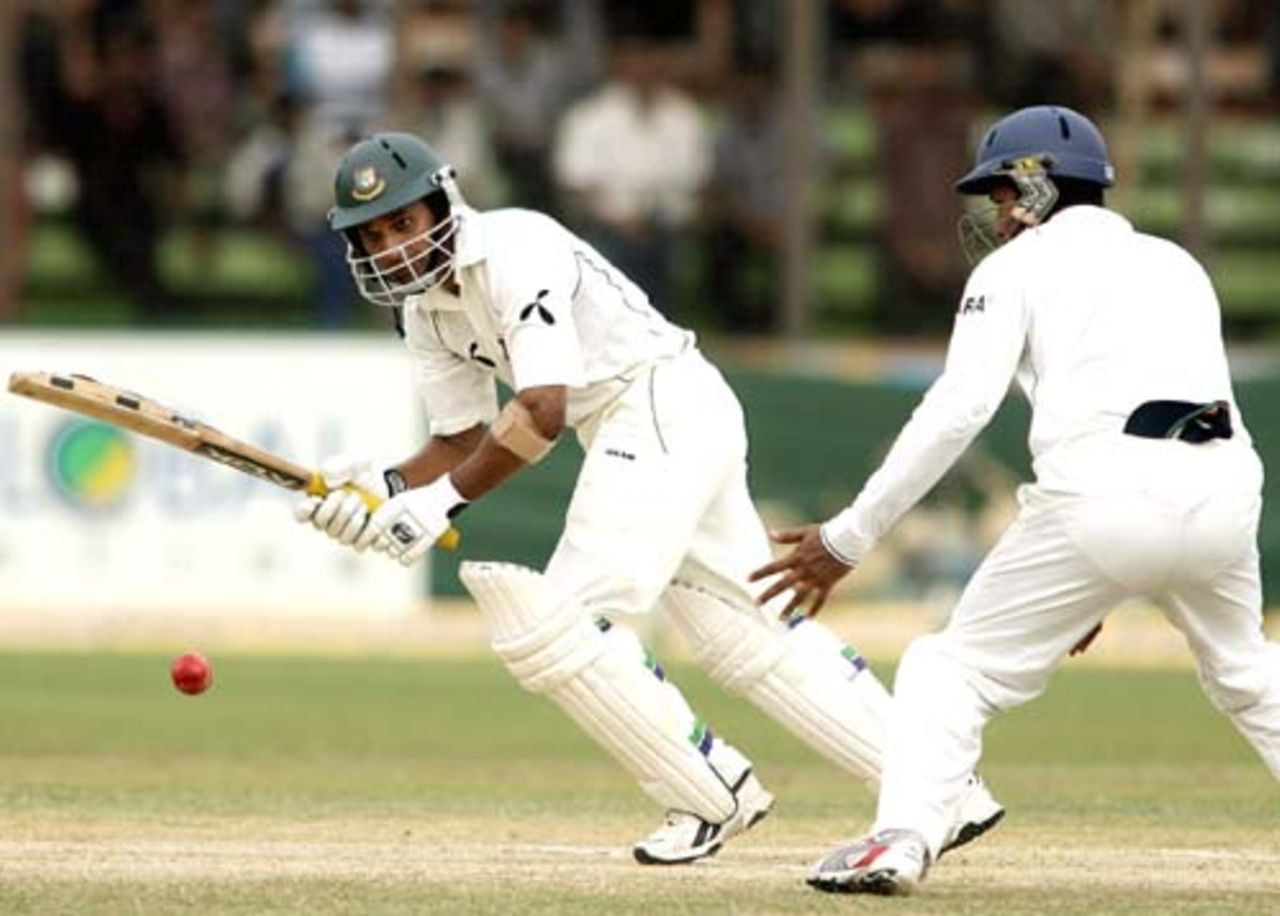 Habibul Bashar plays a flick shot during his knock of 37, Bangladesh v India, 1st Test, Chittagong, 5th day 