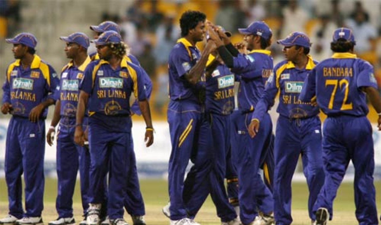 Sri Lanka celebrate another wicket that took them closer to victory, Pakistan v Sri Lanka, 3rd ODI, Abu Dhabi, May 22, 2007