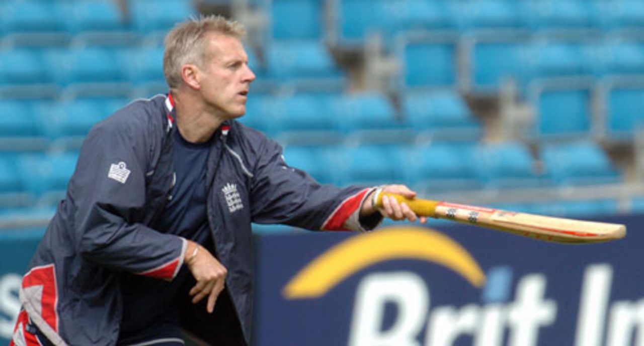 Peter Moores takes catching practice, Headingley, May 23, 2007