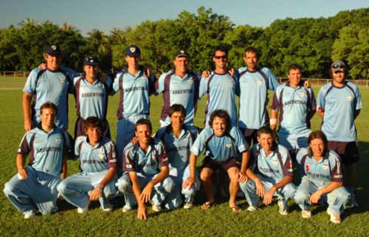 Argentinian players line up before the final, Argentina vs Uganda, ICC World Cricket League Division Three Final, Gardens Oval, Darwin, June 2, 2007