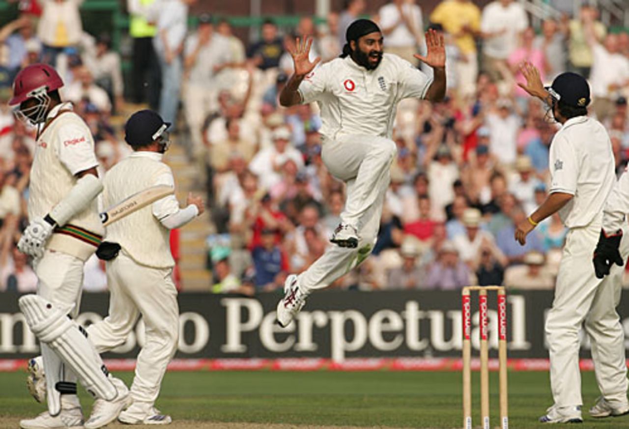 Monty Panesar celebrates Corey Collymore's wicket in characteristically understated style, England v West Indies, 3rd Test, Old Trafford, June 8, 2007