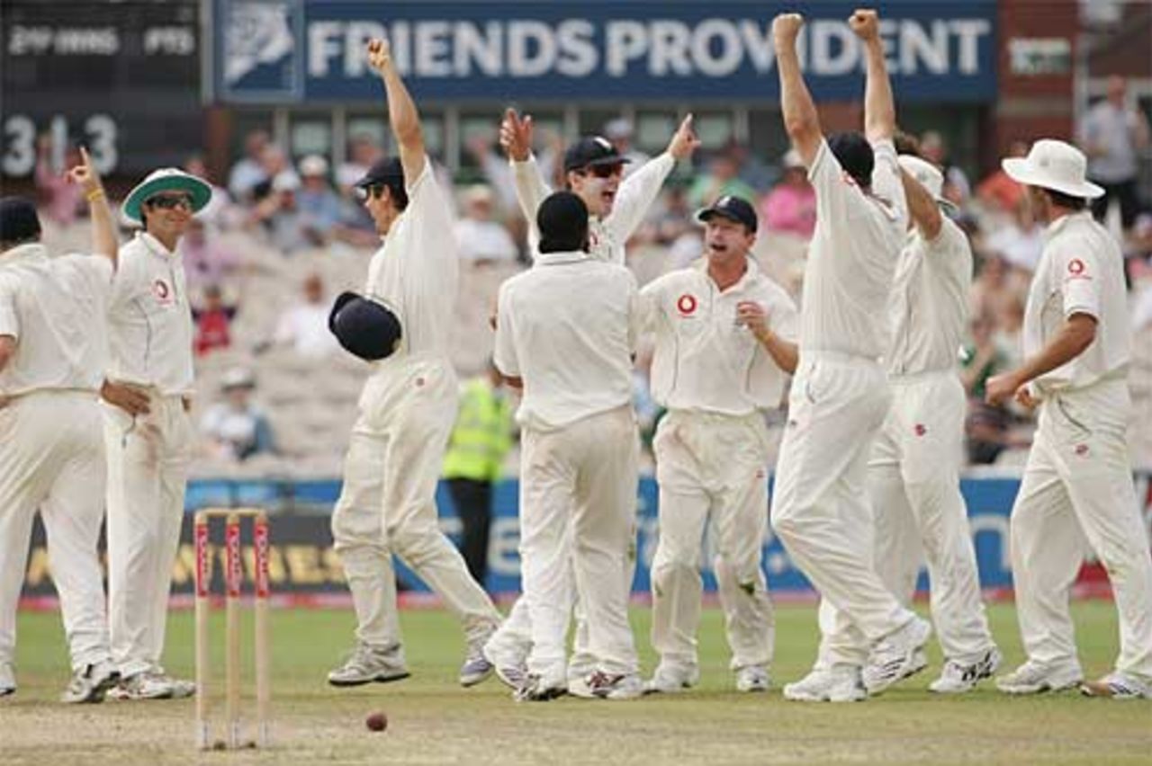 England celebrate wrapping up the series,  England v West Indies, 3rd Test, Old Trafford, June 11, 2007