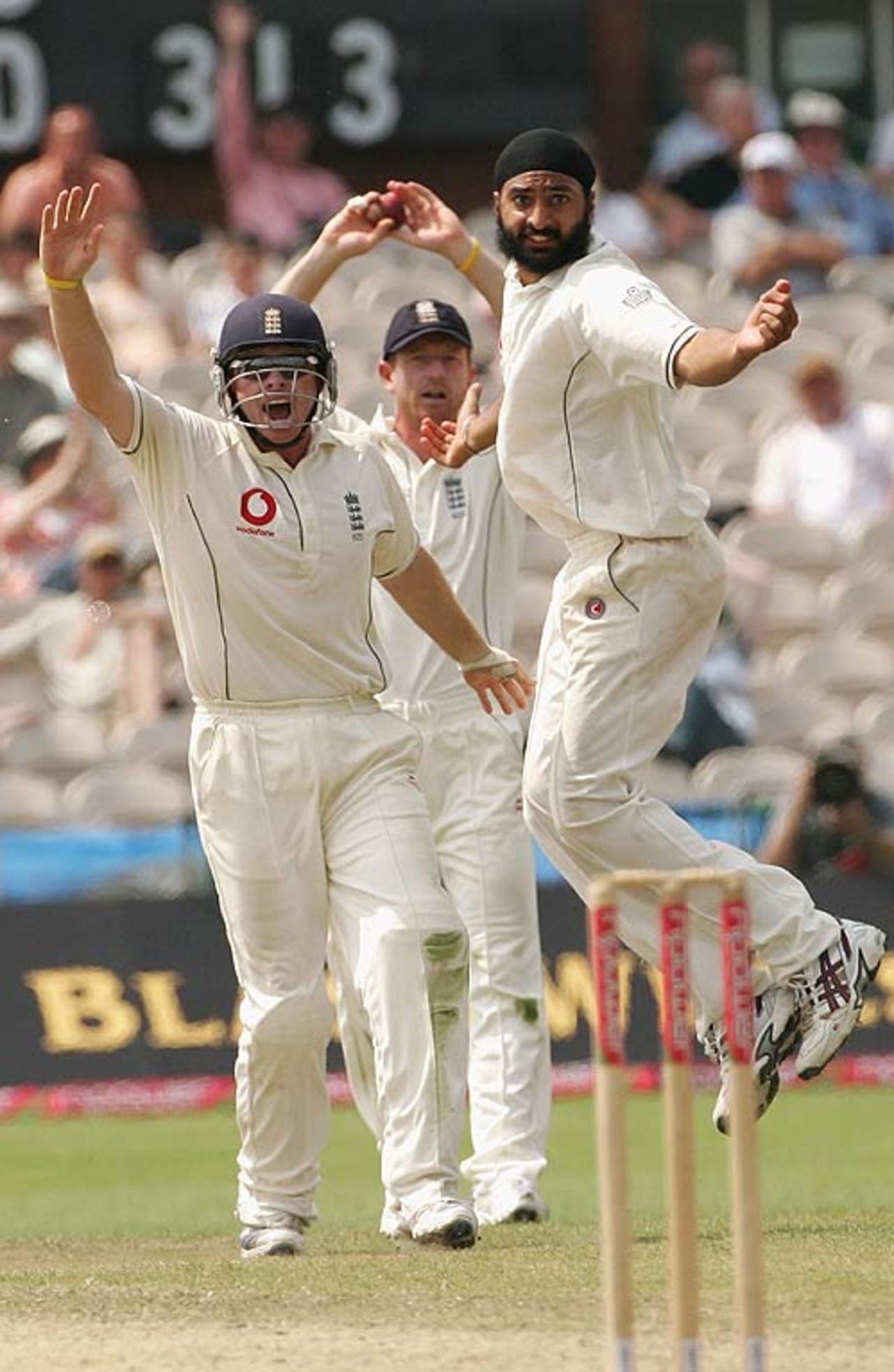 Monty Panesar makes an unsuccessful appeal, England v West Indies, 3rd Test, Old Trafford, June 11, 2007