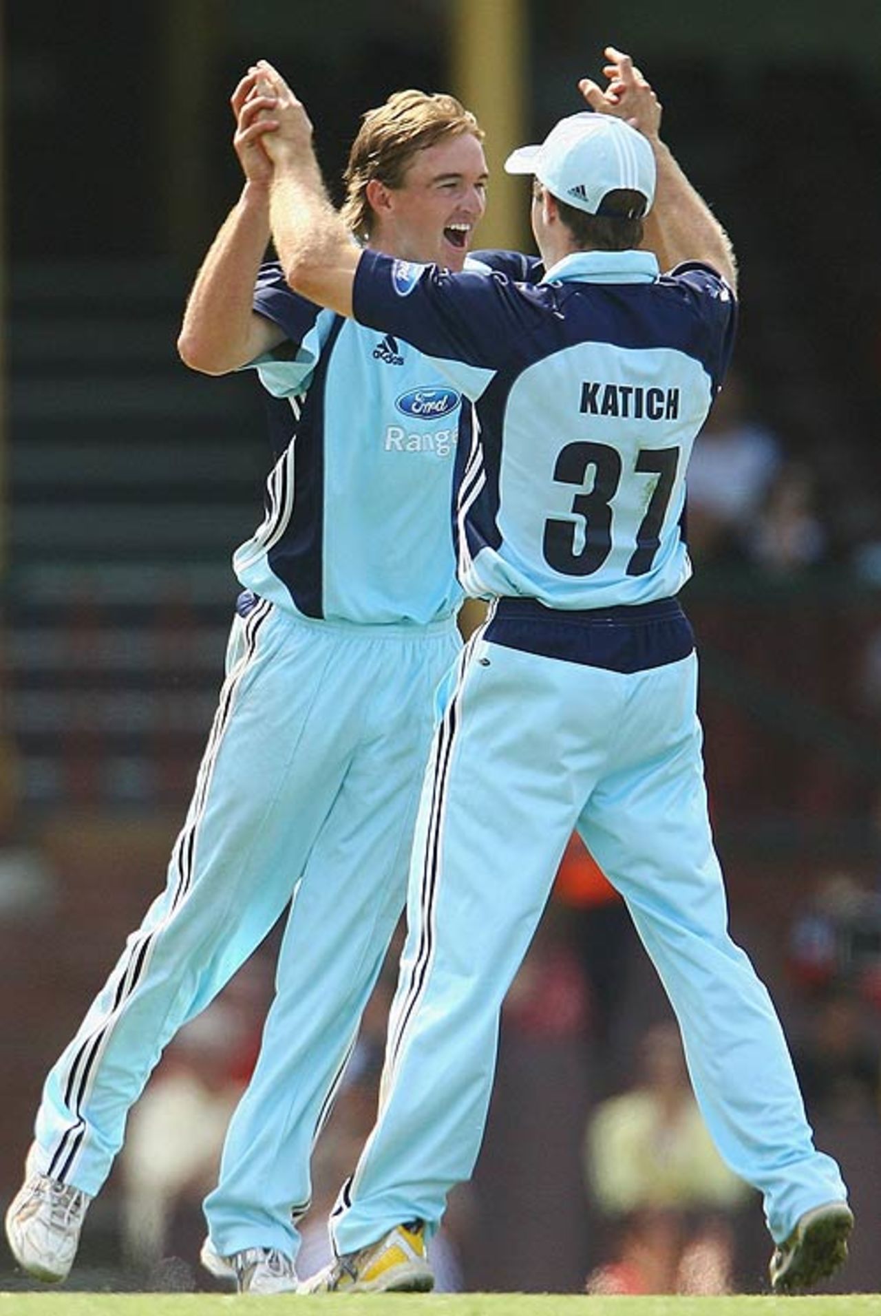 Nathan Hauritz celebrates a wicket, New South Wales v Queensland, Ford Ranger Cup, Sydney, December 6, 2006