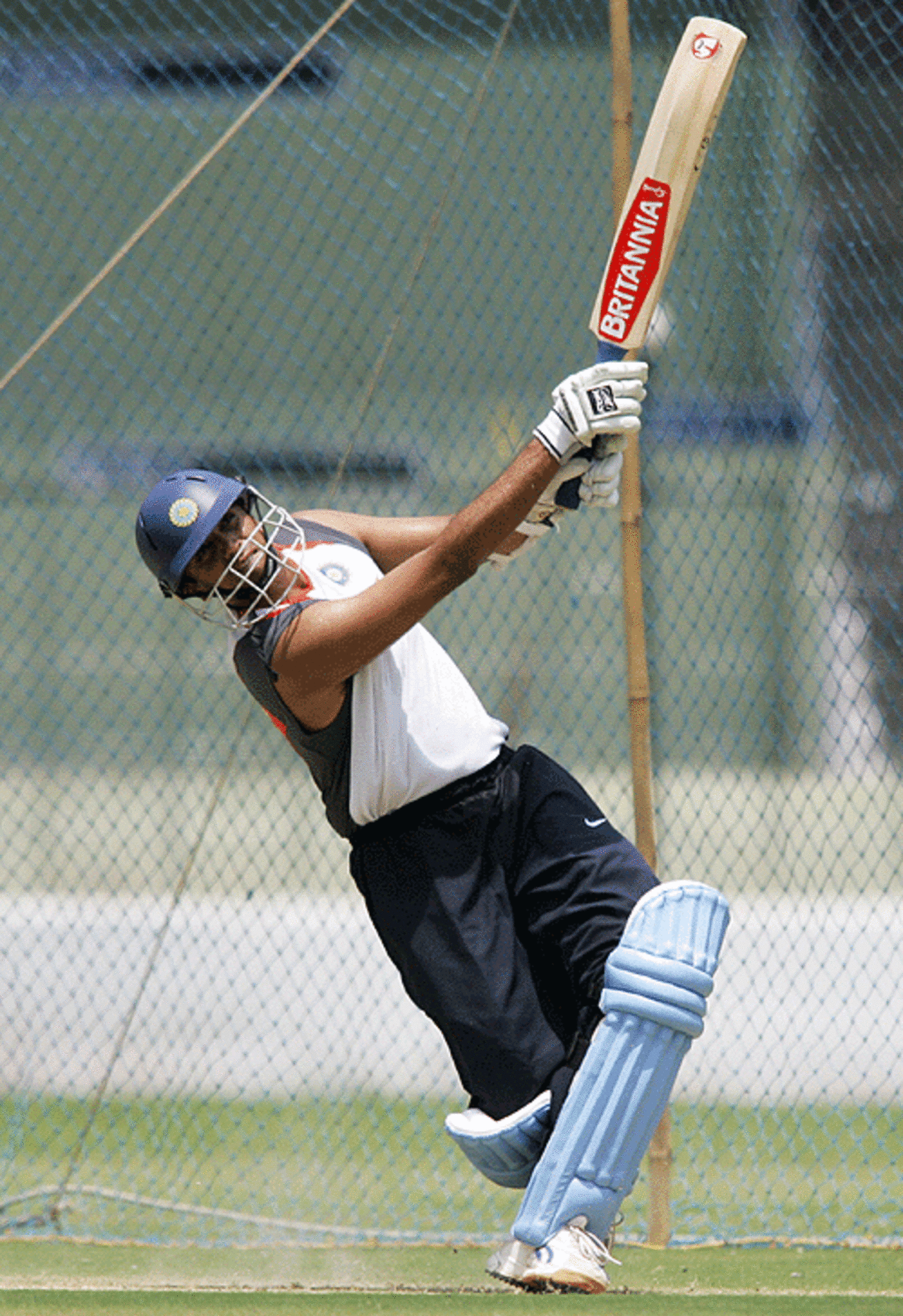 Rahul Dravid gets some slogging practice at the nets, Bangalore, June 14, 2007