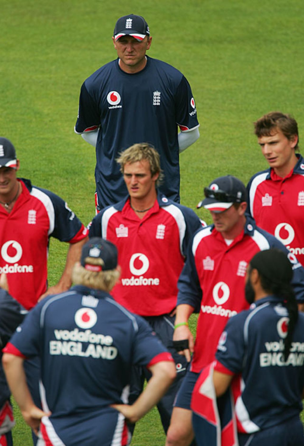 Allan Donald observes an England huddle, England v West Indies, 4th Test, Chester-le-Street, June 16, 2007