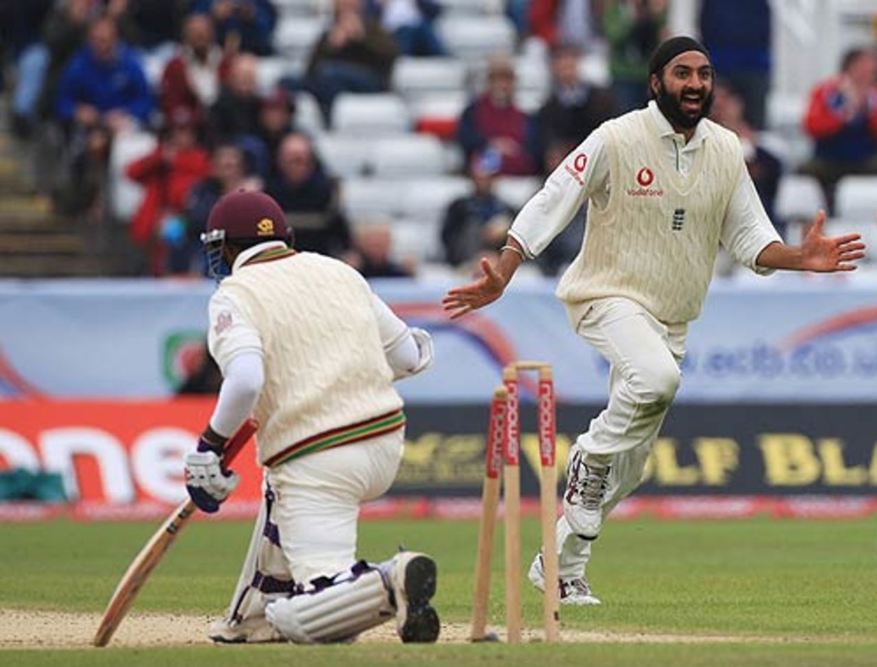 Shivnarine Chanderpaul finally falls to Monty Panesar, England v West Indies, 4th Test, Chester-le-Street, June 19, 2007