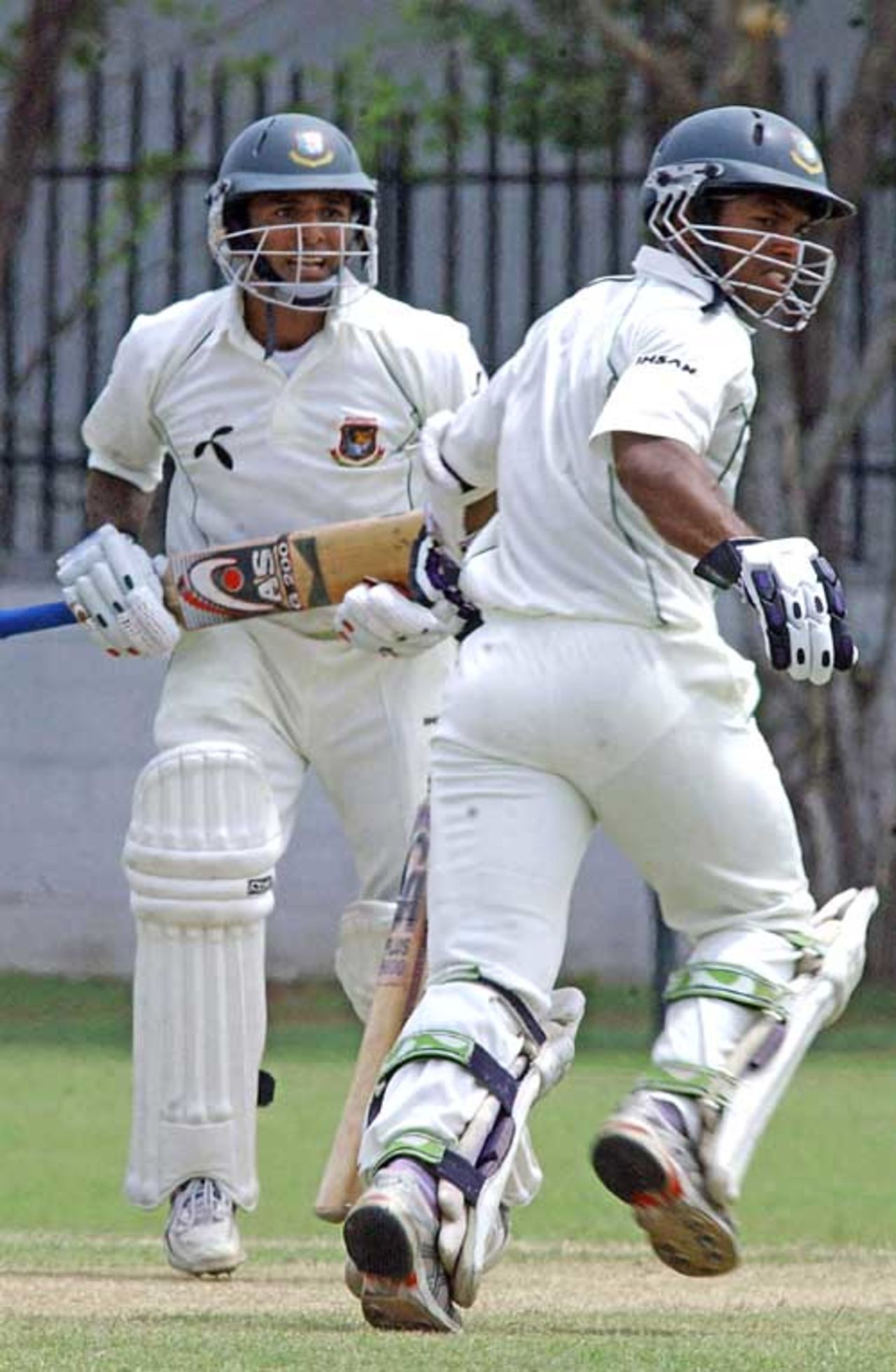 Rajin Saleh and Javed Omar run between the wickets, Sri Lanka A v Bangladeshis, Colombo, June 20, 2007