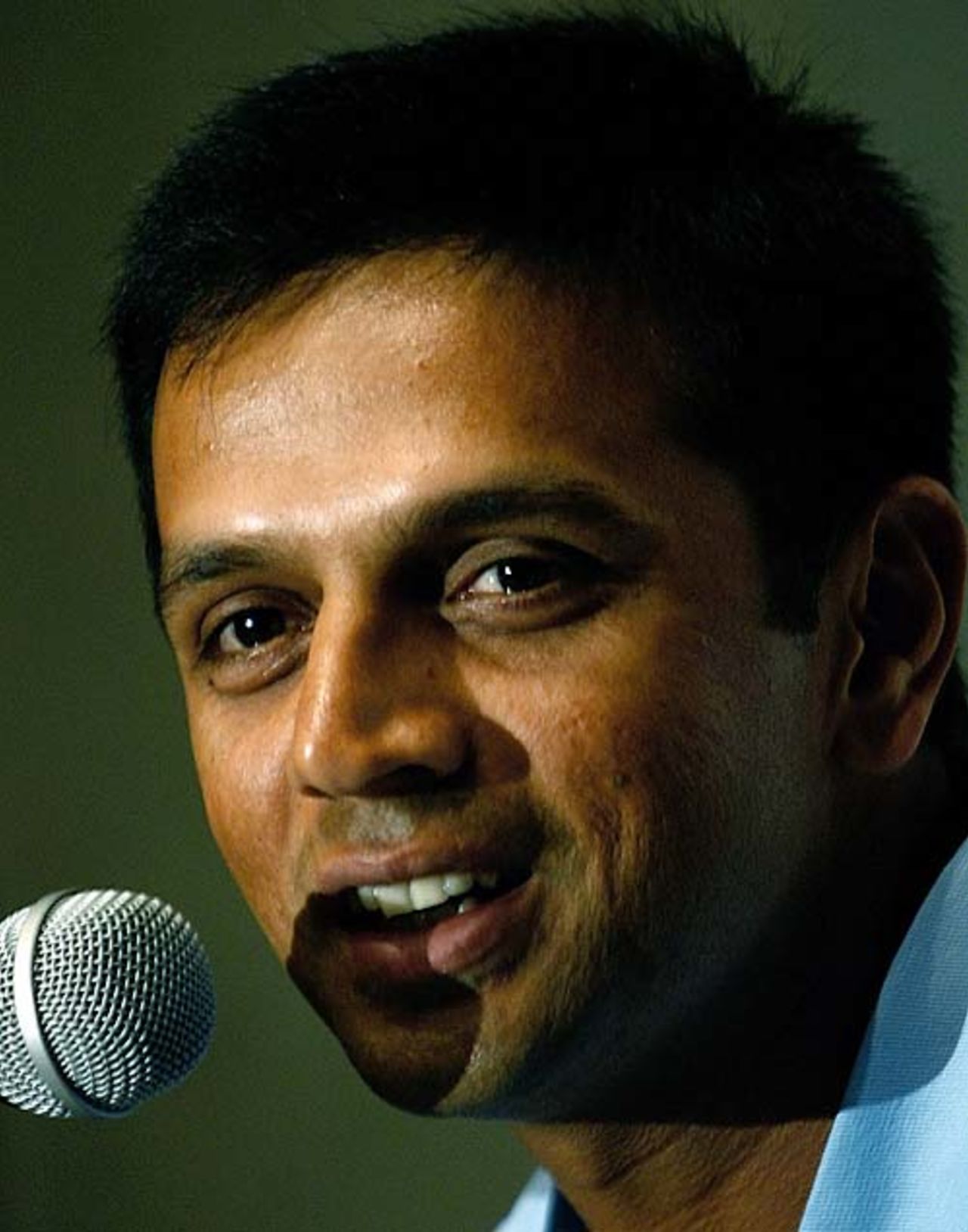 Rahul Dravid speaks at a press conference prior to the Indian team's departure to Ireland, Mumbai, June 19, 2007