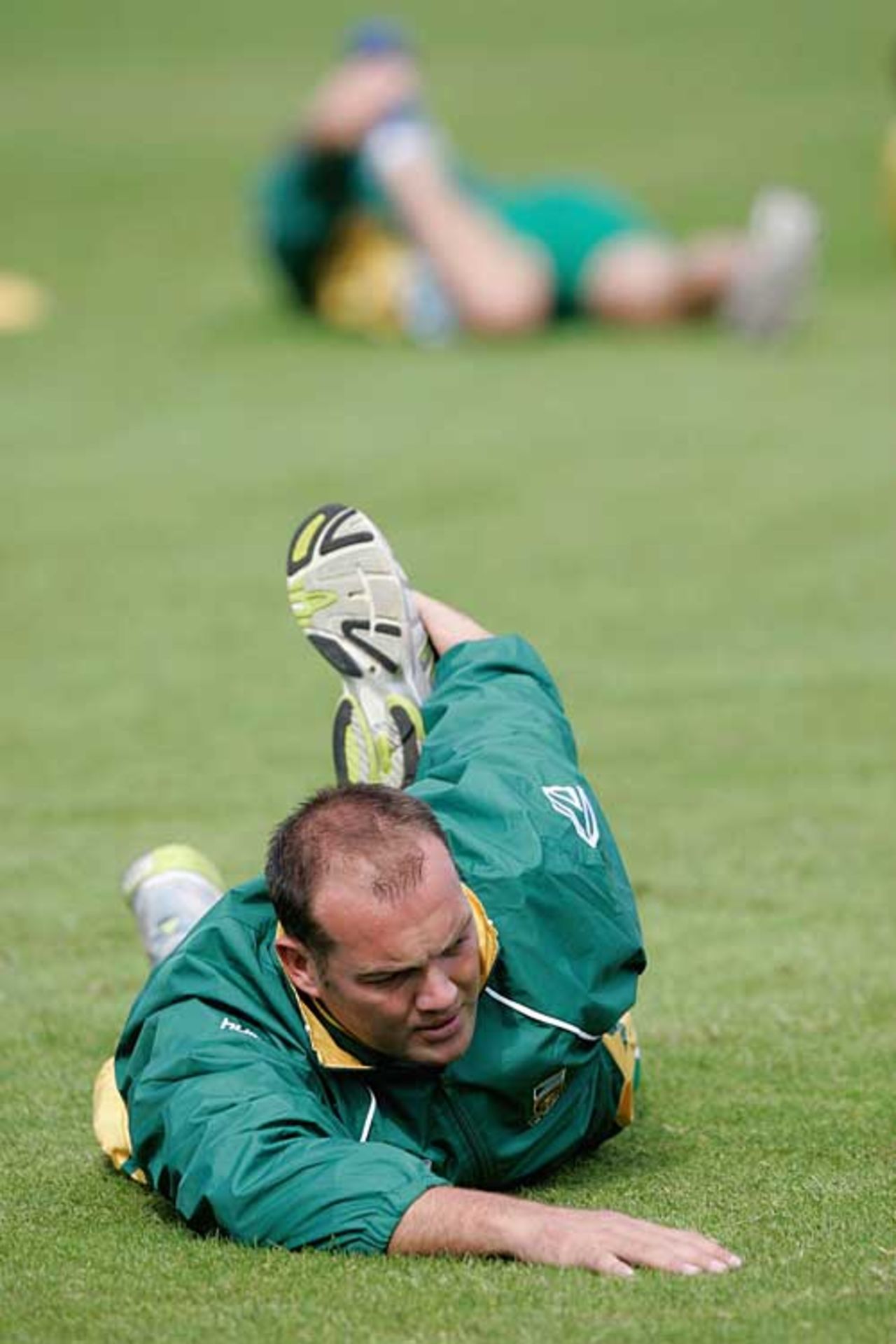 Jacques Kallis goes through his stretching after South Africa arrive in Ireland, Belfast, June 21, 2007