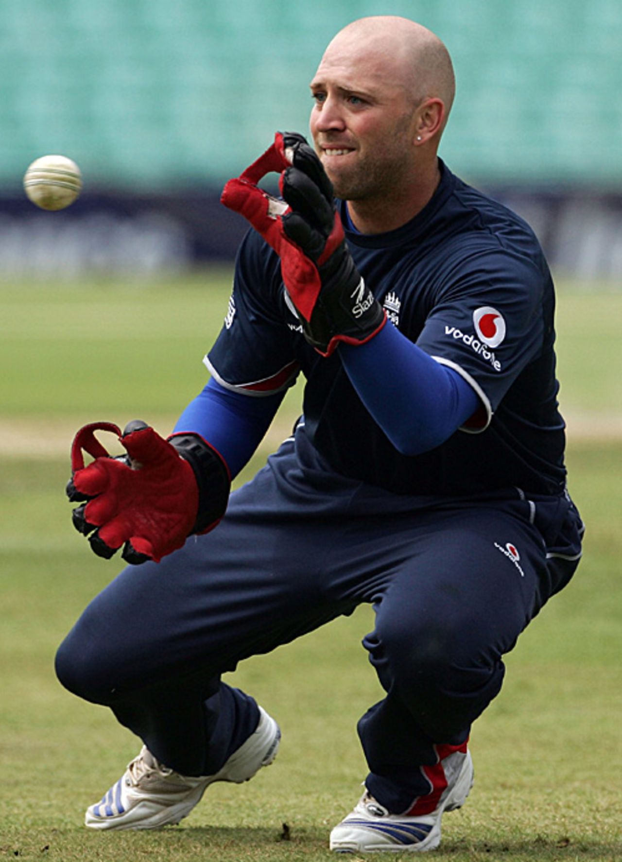 Matt Prior bends to take a catch in a fielding session, The Oval, June 27, 2007