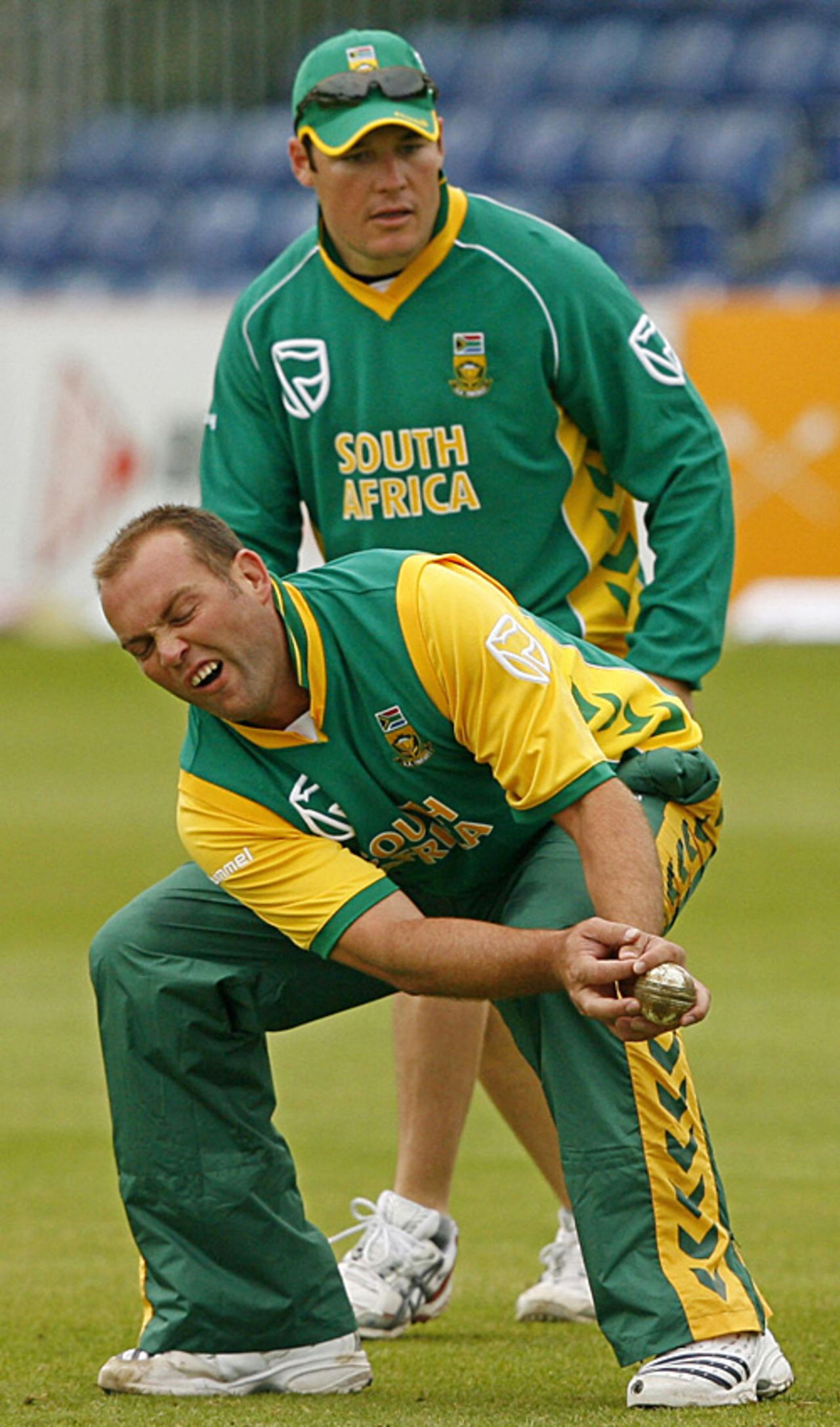 Jacques Kallis takes a sharp chance low to his left during a fielding session, Stormont, Belfast, June 28, 2007