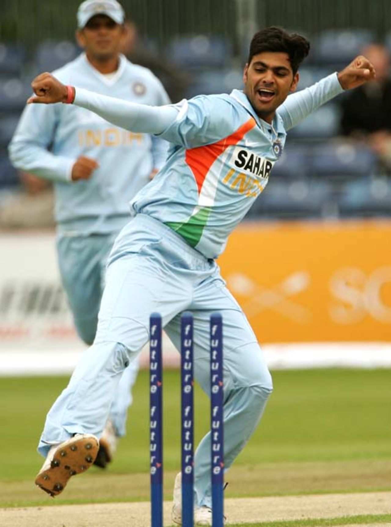 Rudra Pratap Singh celebrates after bowling Jacques Kallis through the gate, India v South Africa, 2nd ODI, Belfast, June 29, 2007