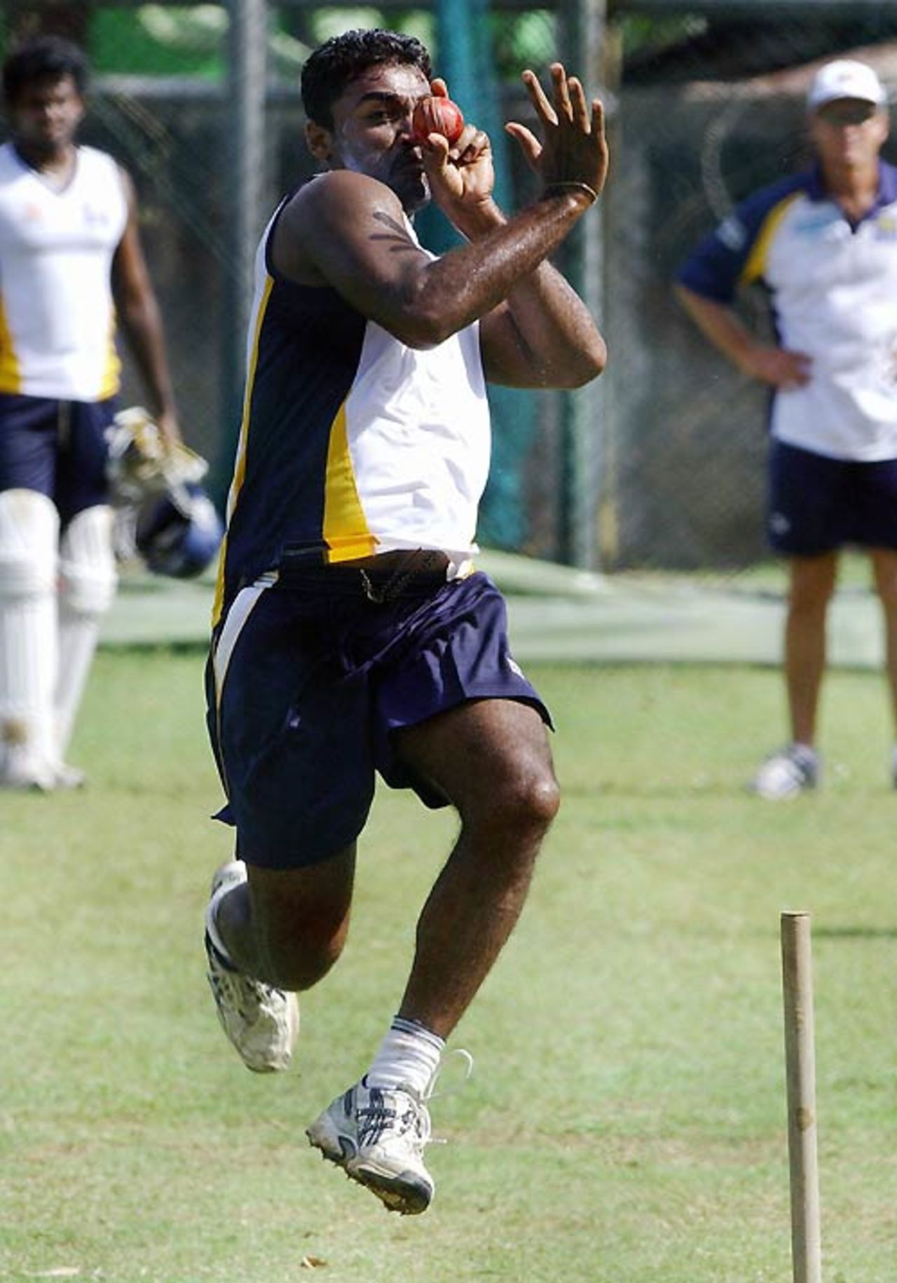 Sujeewa de Silva steams in at the nets at the R Premadasa Stadium, Colombo, July 1, 2007