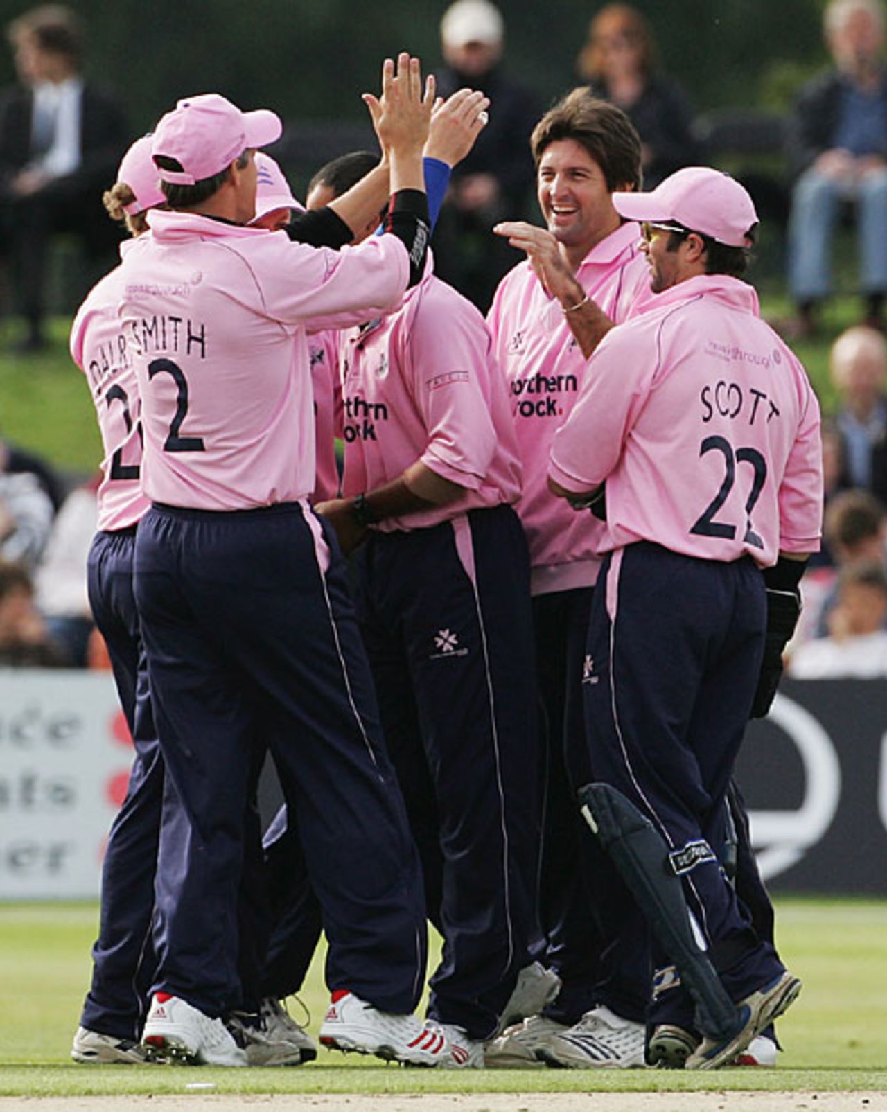 Tyron Henderson is congratulated on the wicket of Matthew Walker, Kent v Middlesex, Twenty20 Cup, Beckenham, July 4, 2007