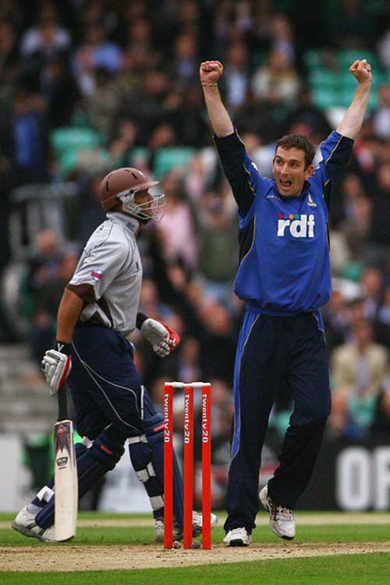 James Kirtley celebrates removing Mark Butcher as Sussex secure a Twenty20 quarter-final, Sussex v Surrey, Twenty20, The Oval, July 5, 2007