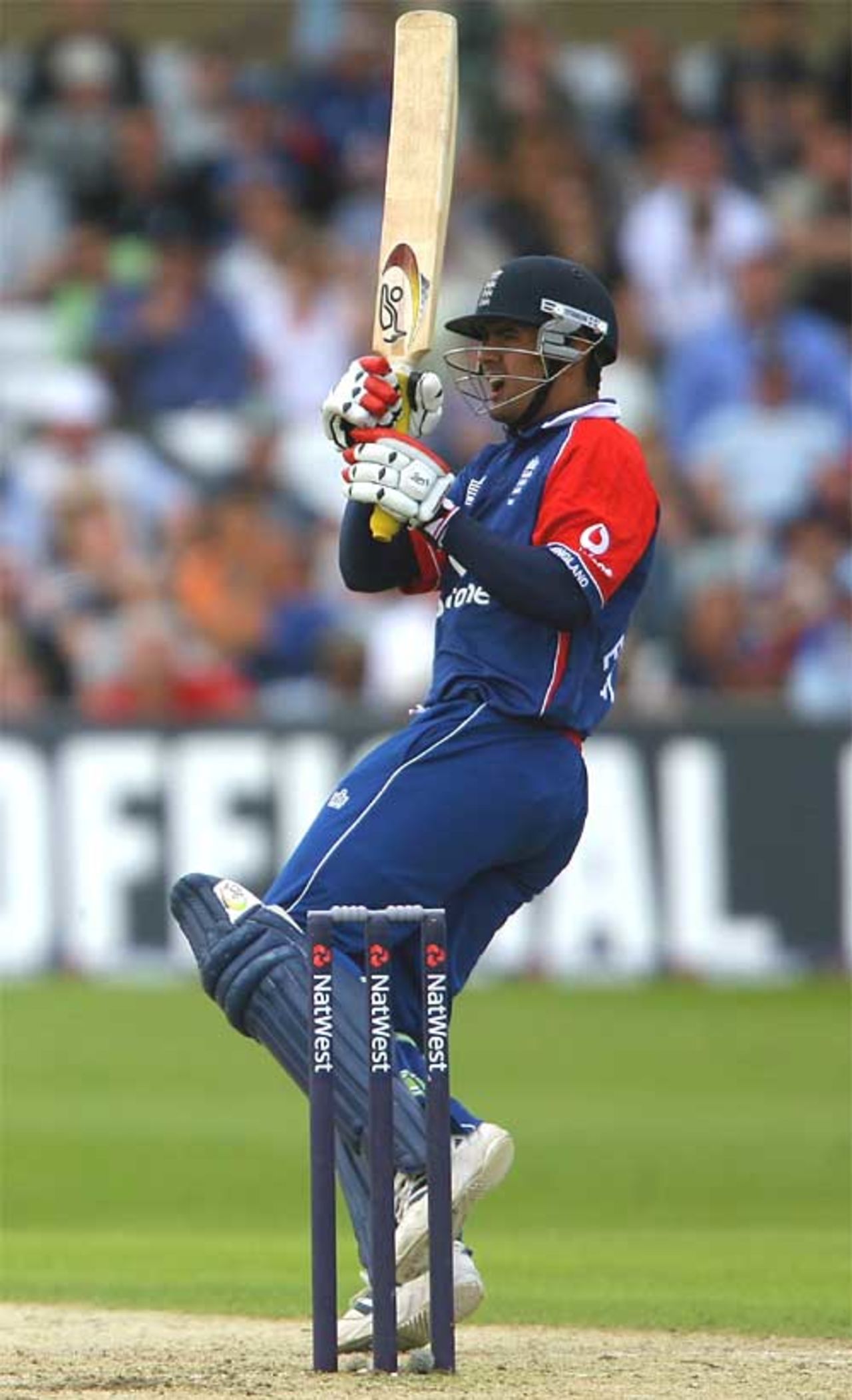 Owais Shah tries to rescue England after they slipped early, England v West Indies, 3rd ODI, Trent Bridge, July 7, 2007