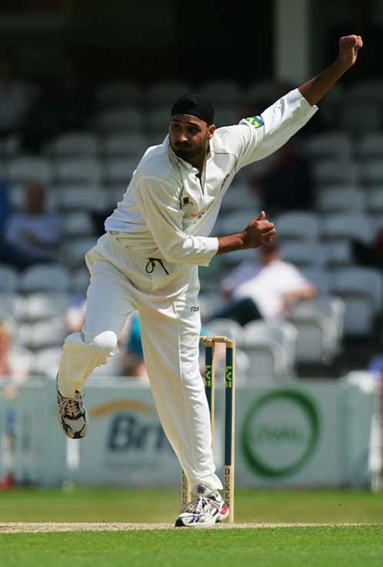 Harbhajan Singh begins his stint for Surrey with three wickets, Surrey v Durham, County Championship, The Oval, July 8, 2007