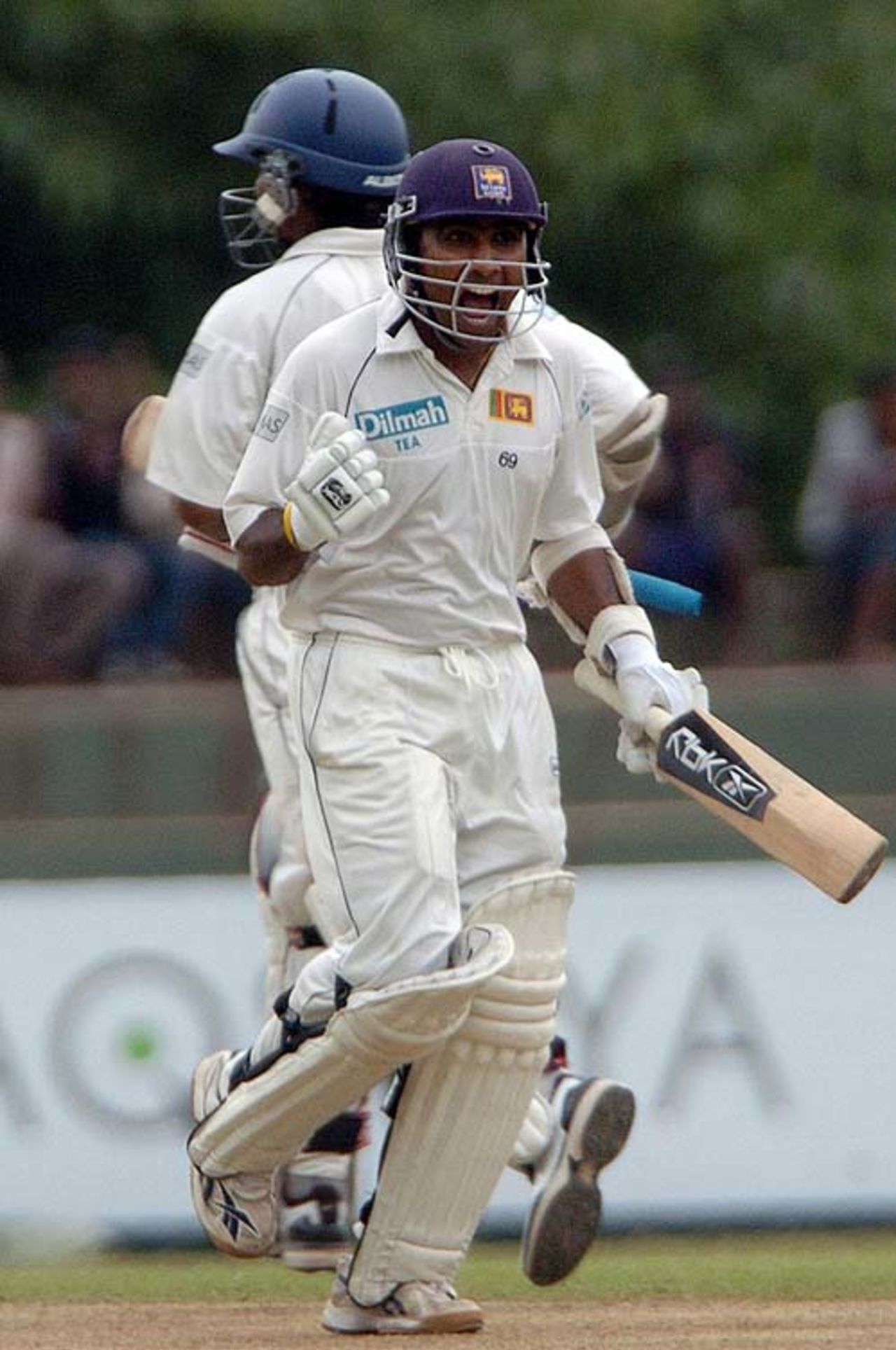 Mahela Jayawardene exults after scoring his 18th Test century, Sri Lanka v Bangladesh, 3rd Test, Asgiriya International Stadium, Kandy, 3rd day, July 13, 2007