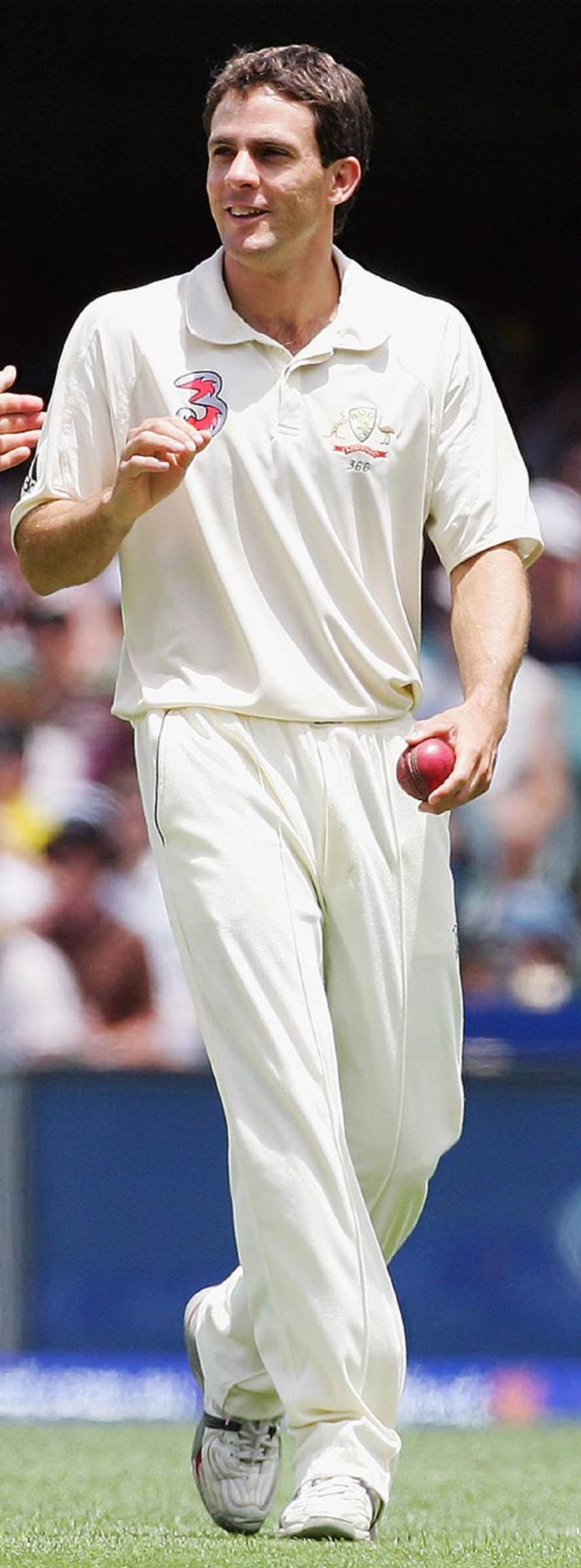 Australia's substitute fieldsman Brendan Nash, 1st Test, Brisbane, 3rd day, November 5, 2005
