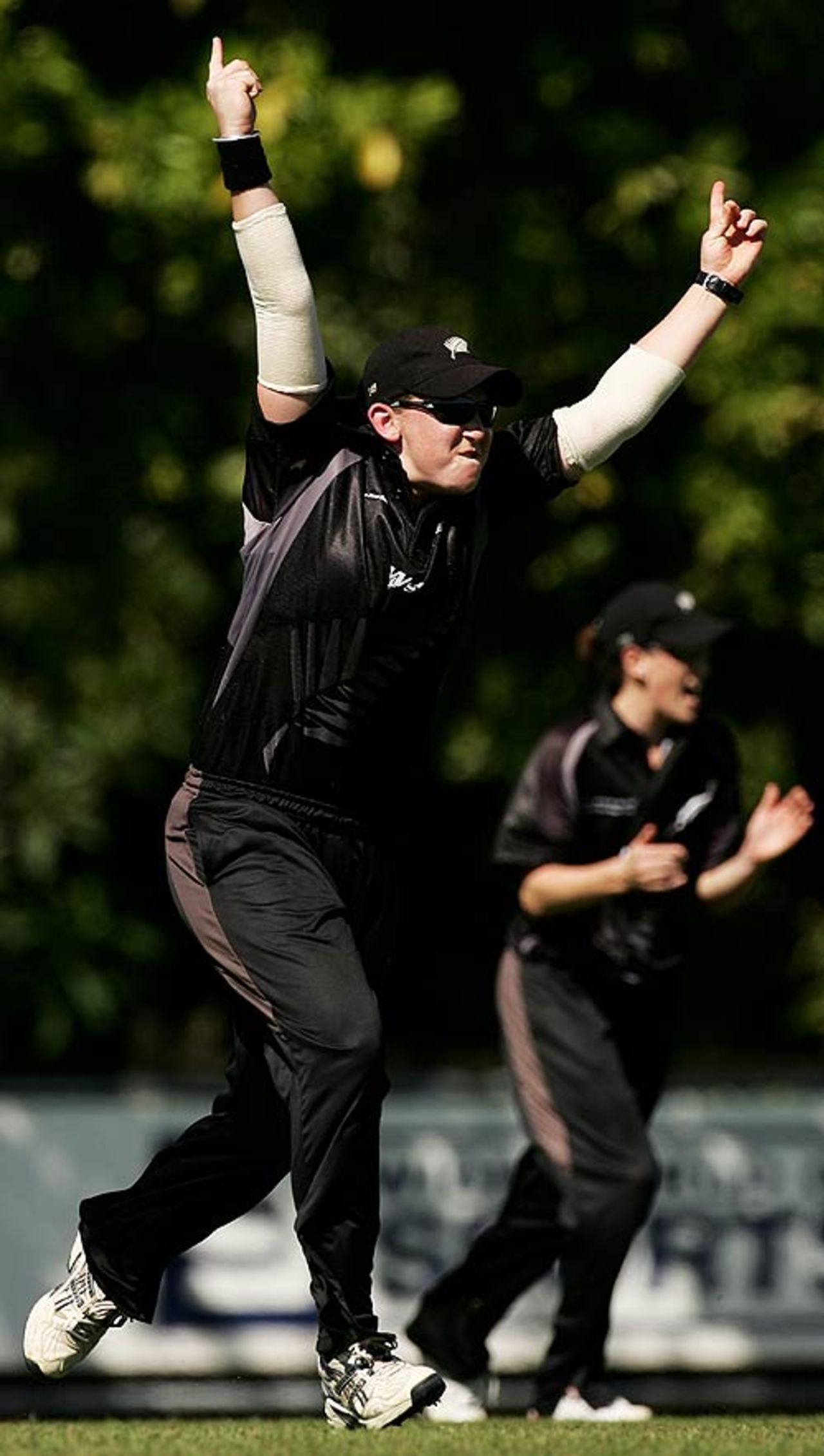 Maria Fahey celebrates a wicket, Australia v New Zealand, women's Twenty20, Gardens Oval, Darwin, July 19, 2007