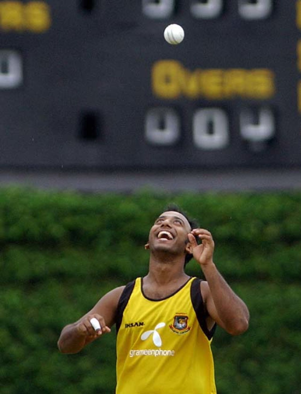 Aftab Ahmed has a laugh during Bangladesh's practice session ahead of the first ODI against Sri Lanka, Colombo, July 19, 2007