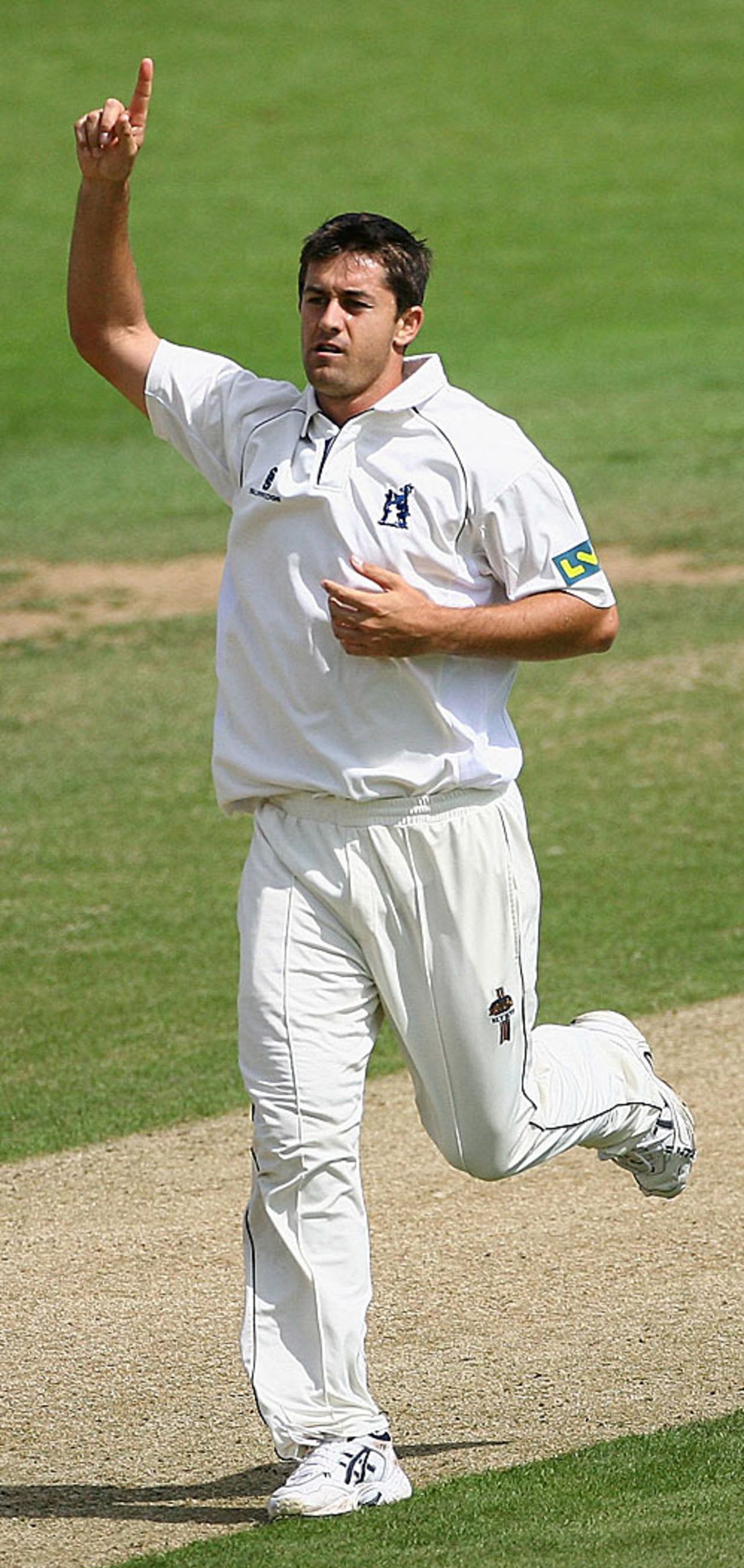 Tim Groenwald celebrates a wicket, Kent v Warwickshire, Canterbury, July 20, 2007