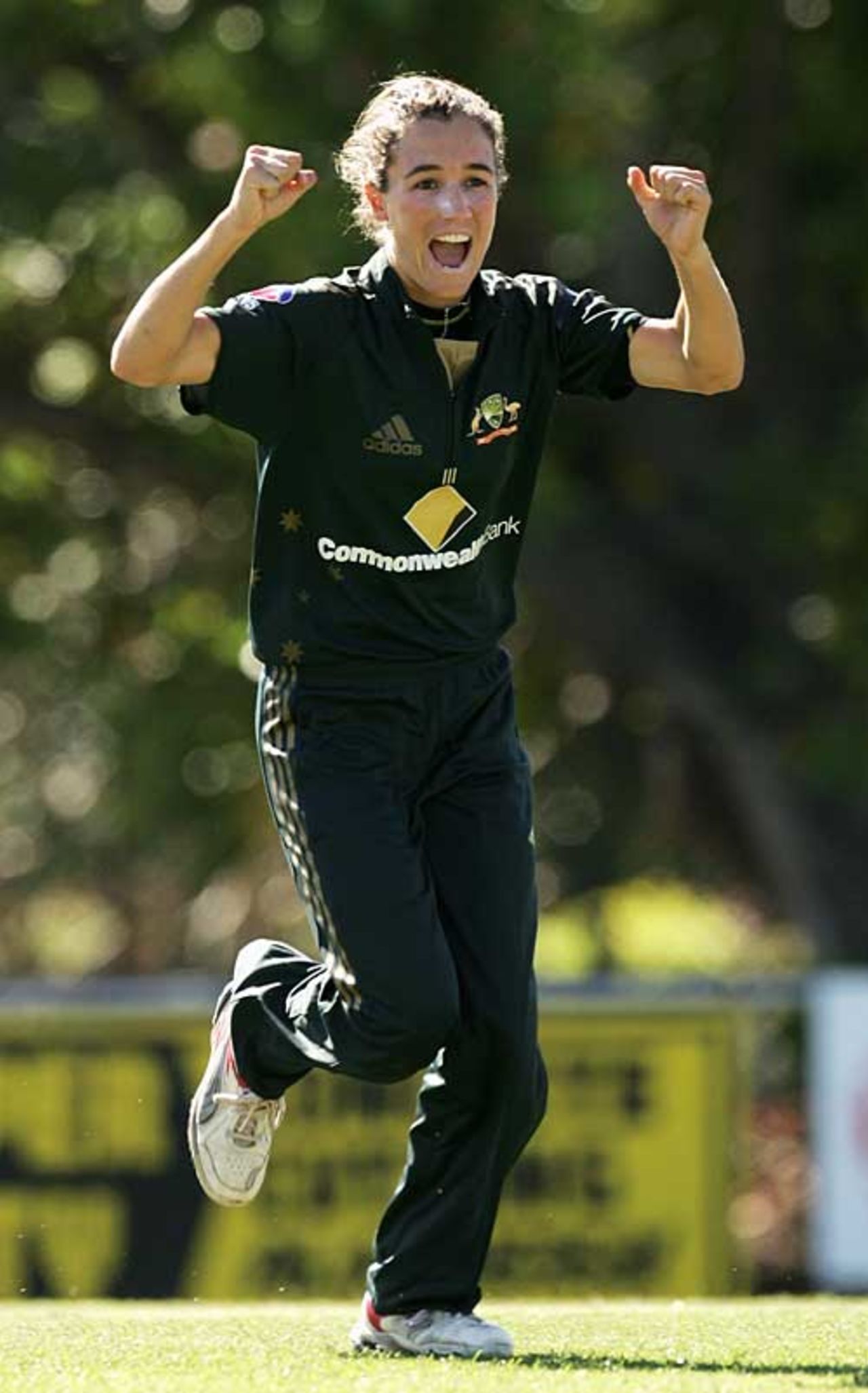 Sarah Andrews took two wickets as Australia eased to victory against New Zealand, Australia women v New Zealand women, 1st ODI, Darwin, July 21, 2007