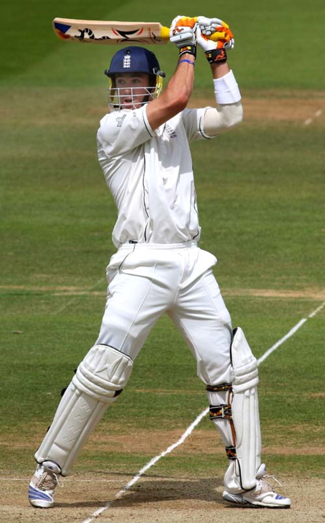 Kevin Pietersen plays a powerful cut shot during his century, England v India, 1st Test, Lord's, 4th day, July 22, 2007