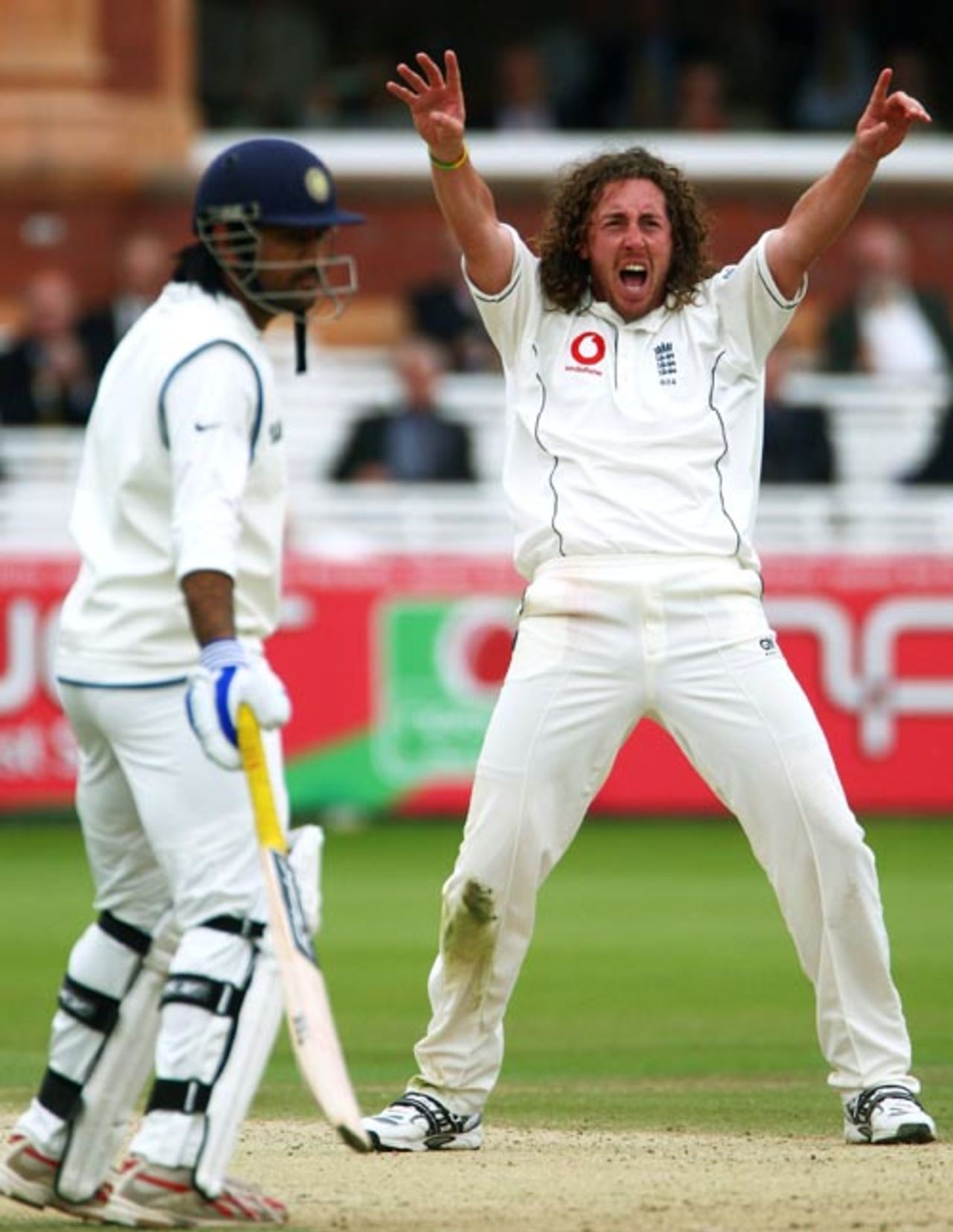 Ryan Sidebottom makes a successful lbw appeal against Anil Kumble as Mahendra Singh Dhoni looks on, England v India, 1st Test, Lord's, 5th day, July 23, 2007 