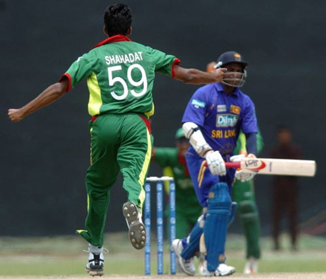 Shahadat Hossain gets the prized wicket of Sanath Jayasuriya, Sri Lanka v Bangladesh, 3rd ODI, Colombo, July 25, 2007 

