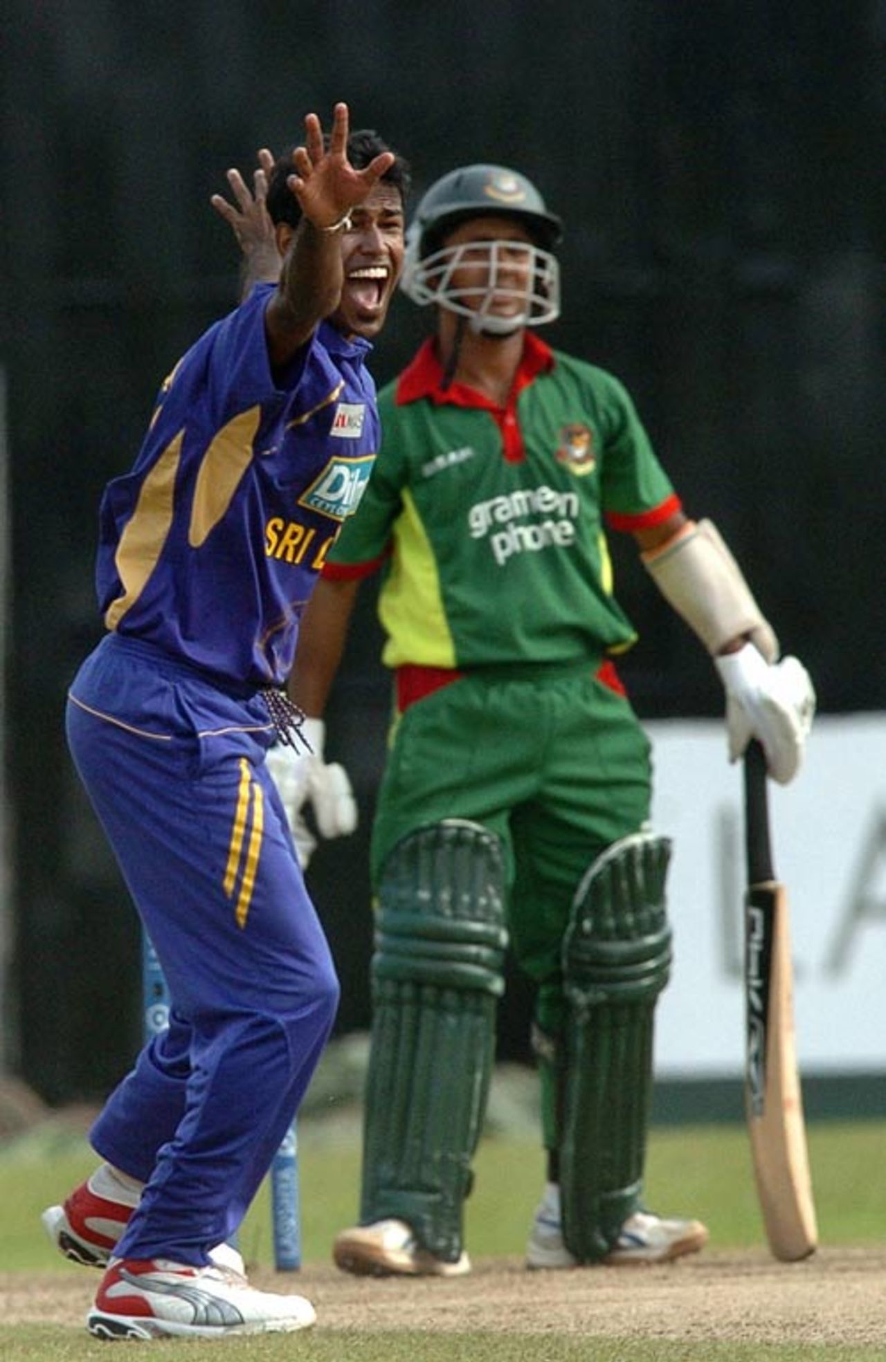Nuwan Kulasekara makes a successful lbw appeal against Mohammad Ashraful, Sri Lanka v Bangladesh, 3rd ODI, Colombo, July 25, 2007 

