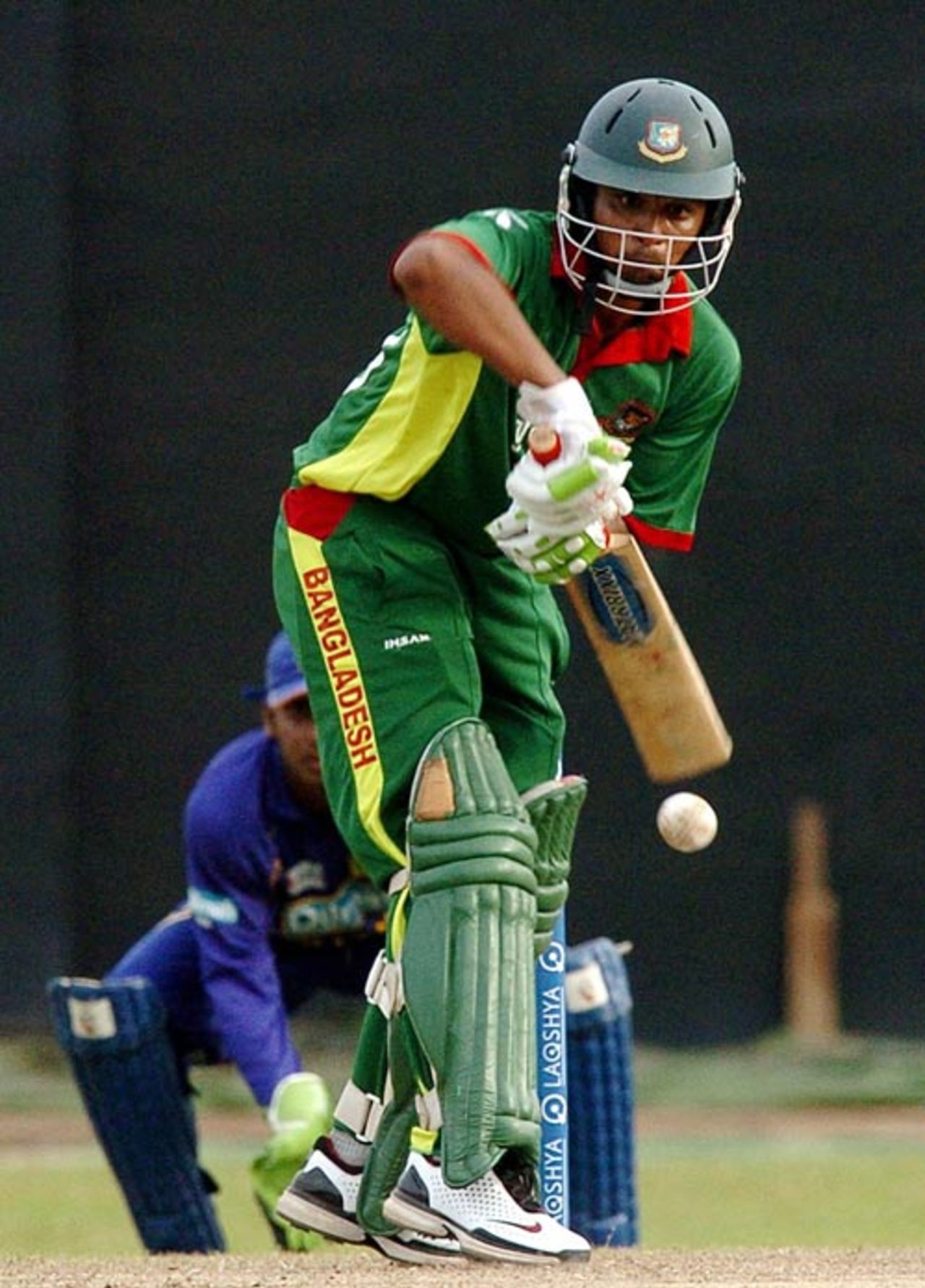 Tamim Iqbal keeps his eyes on the ball during his half-century, Sri Lanka v Bangladesh, 3rd ODI, Colombo, July 25, 2007