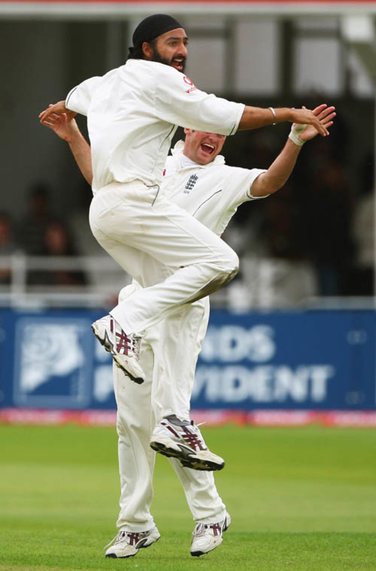 Monty Panesar can barely contain himself after removing Rahul Dravid, England v India, 2nd Test, Trent Bridge, 2nd day, July 28, 2007