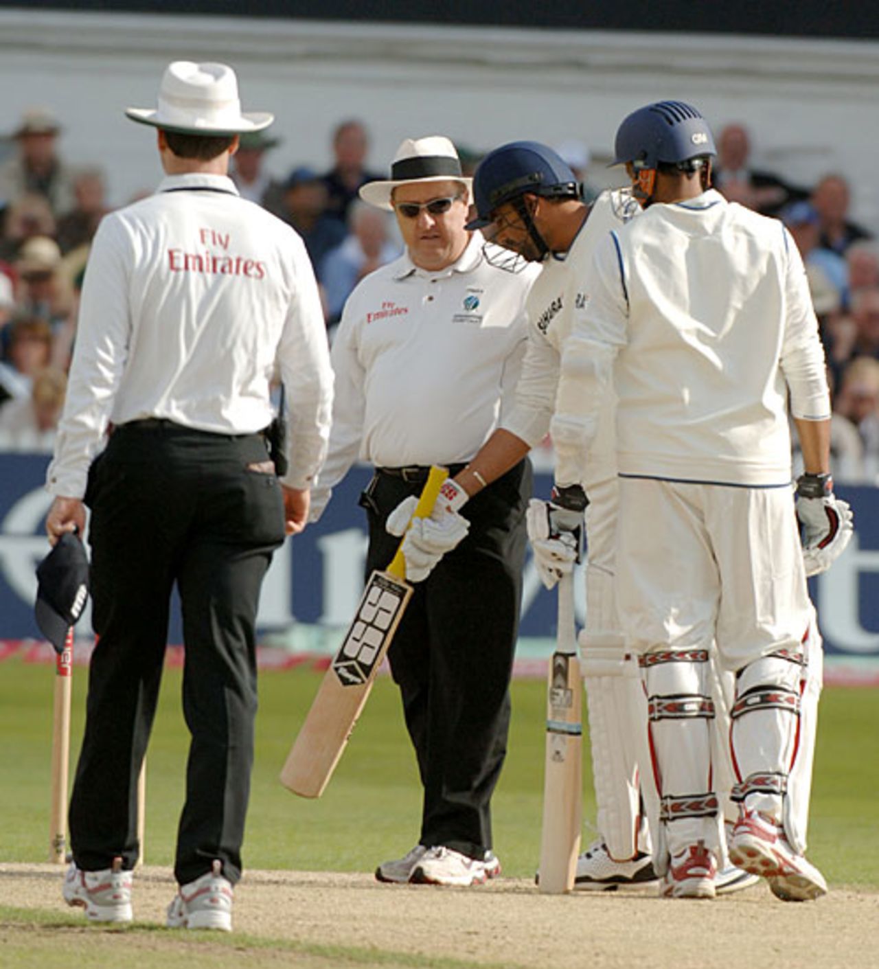 Zaheer Khan points out the location of the jelly beans to the umpires, England v India, 2nd Test, Trent Bridge, July 29, 2007