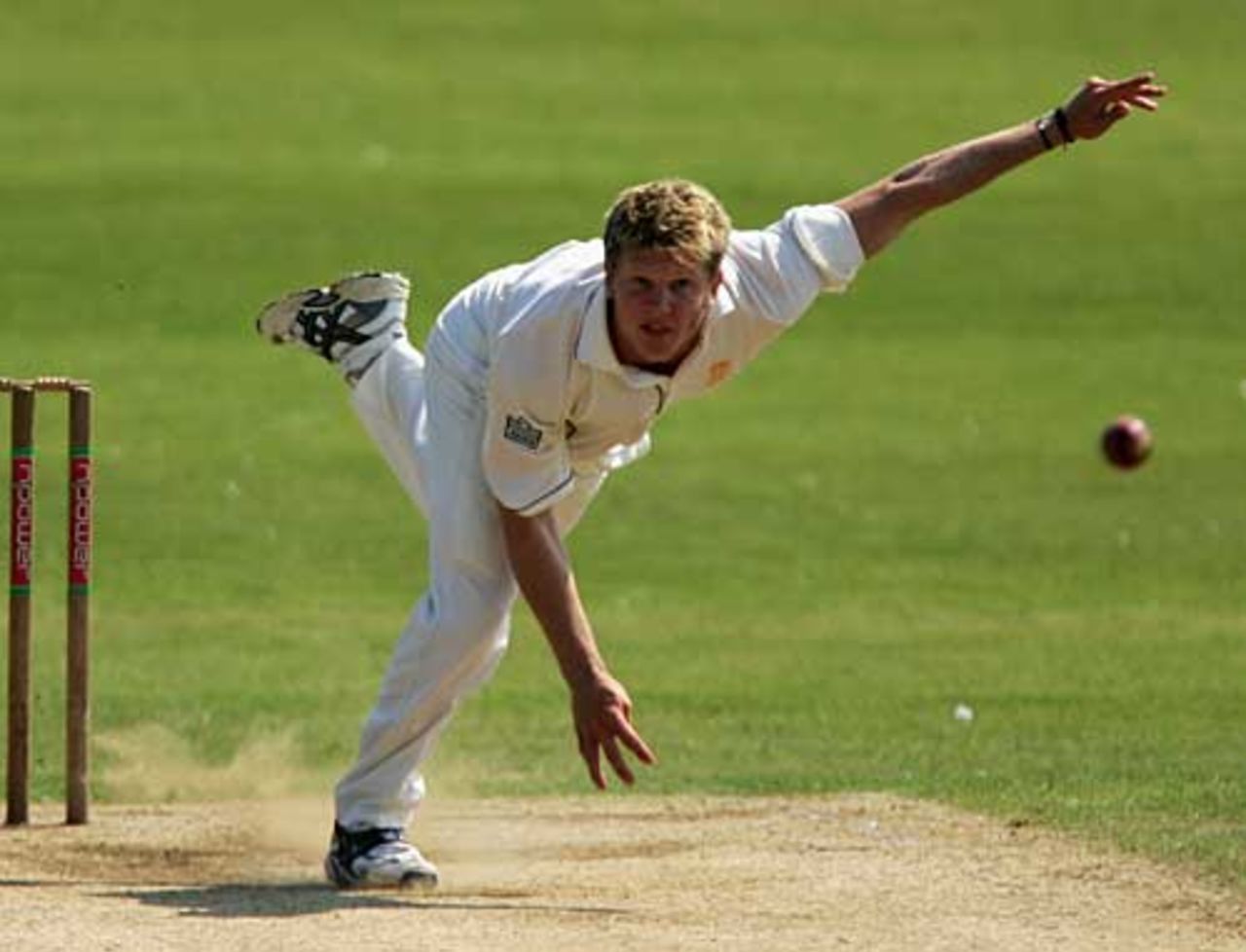 Stuart Meaker powers through the crease, England Under-19 v Pakistan Under-19, 1st Test, Scarborough, August 5, 2007