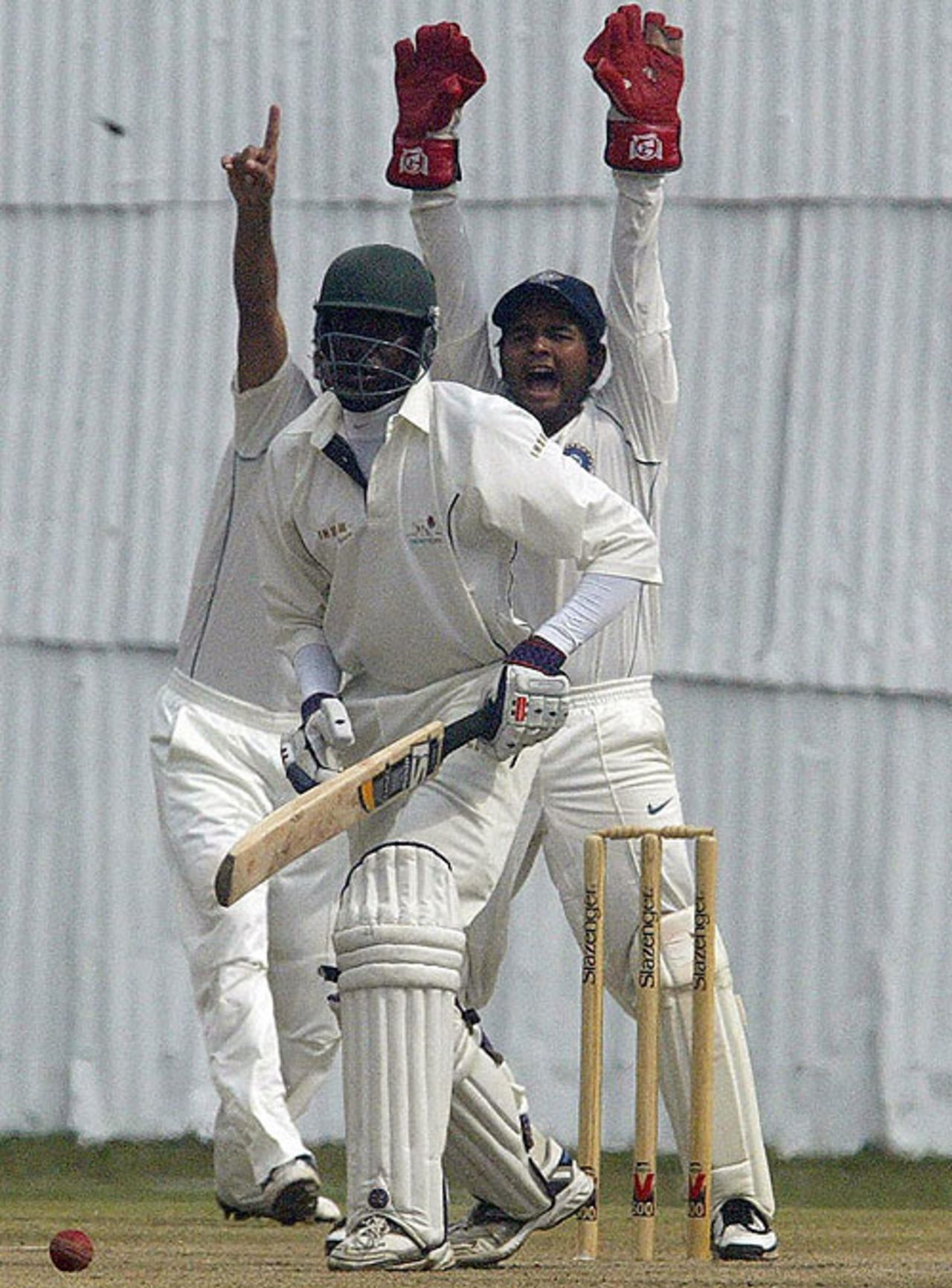 Parthiv Patel unsuccessfully appeals against Collins Obuya, Kenya v India A, 1st match, Mombasa, 2nd day, August 6, 2007