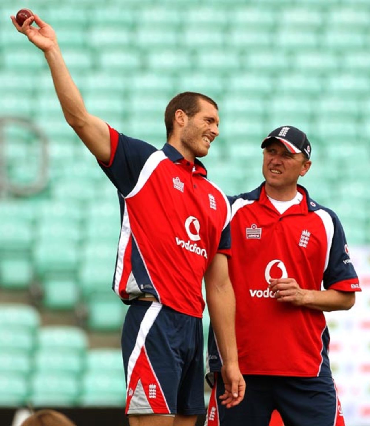 Allan Donald has a word with Chris Tremlett about his action, The Oval, London, August 7, 2007