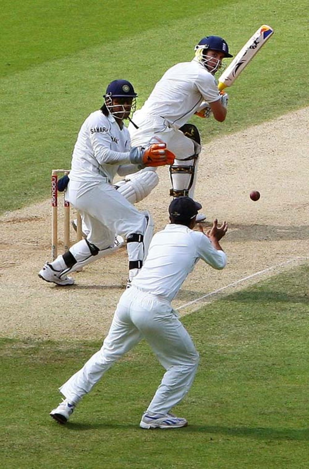 Kevin Pietersen is caught by Rahul Dravid off Sachin Tendulkar, England v India, 3rd Test, The Oval, 3rd day, August 11, 2007