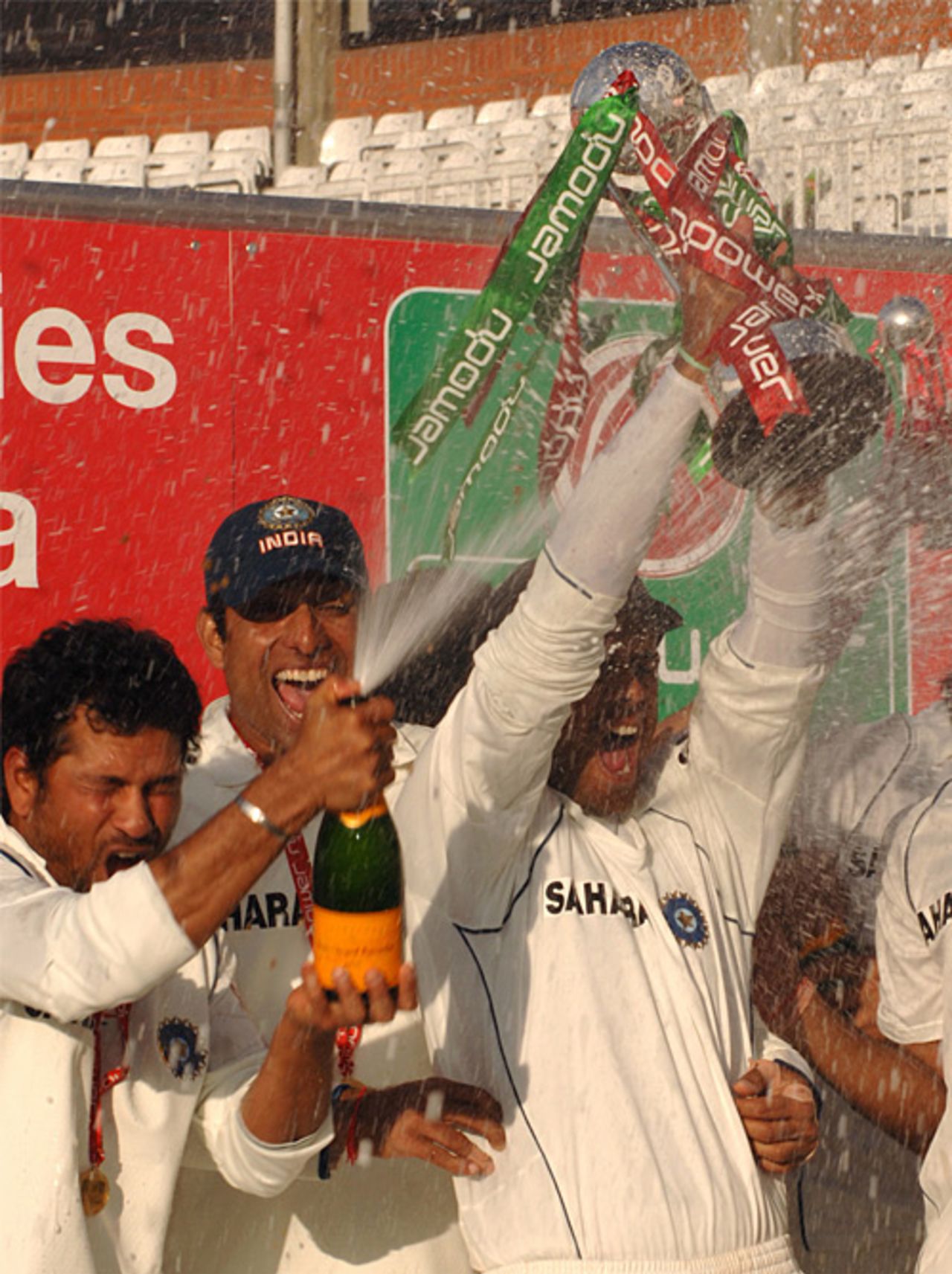 Sachin Tendulkar and Rahul Dravid lead the celebrations, England v India, 3rd Test, The Oval, 5th day, August 13, 2007