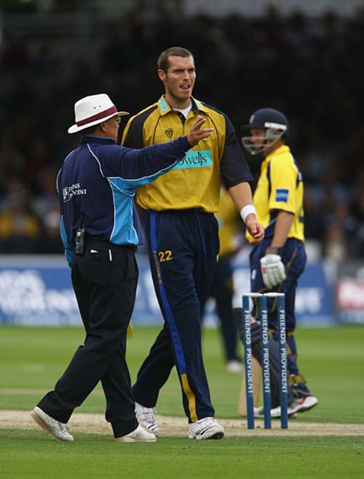 Chris Tremlett is no-balled for bowling a beamer, Durham v Hampshire, Friends Provident Trophy final, Lord's, August 18, 2007