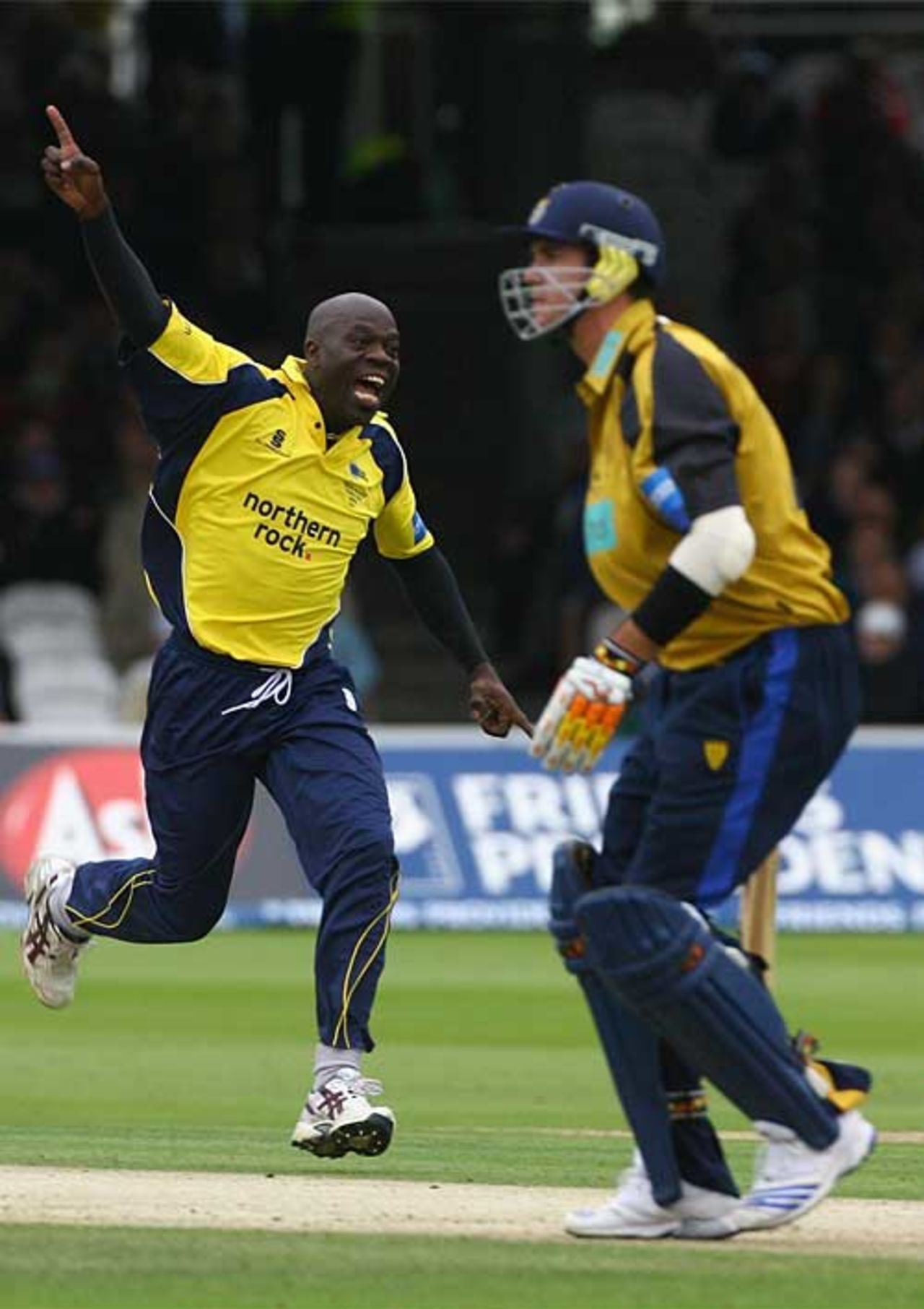 Ottis Gibson traps Kevin Pietersen lbw, Durham v Hampshire, Friends Provident Trophy final, Lord's, August 18, 2007