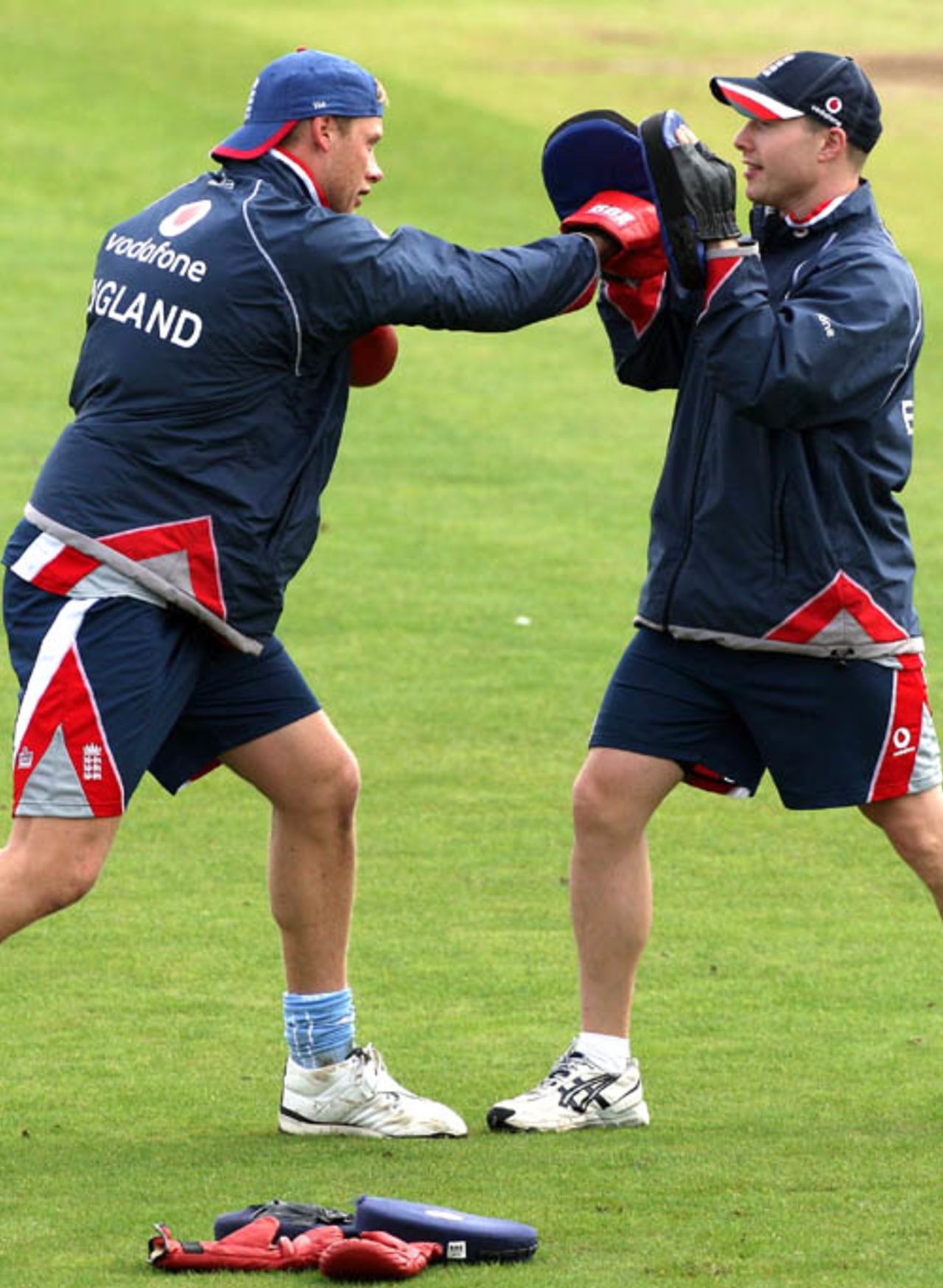 Andrew Flintoff tries his hand at boxing during a nets session, the Rose Bowl, 20 August, 2007