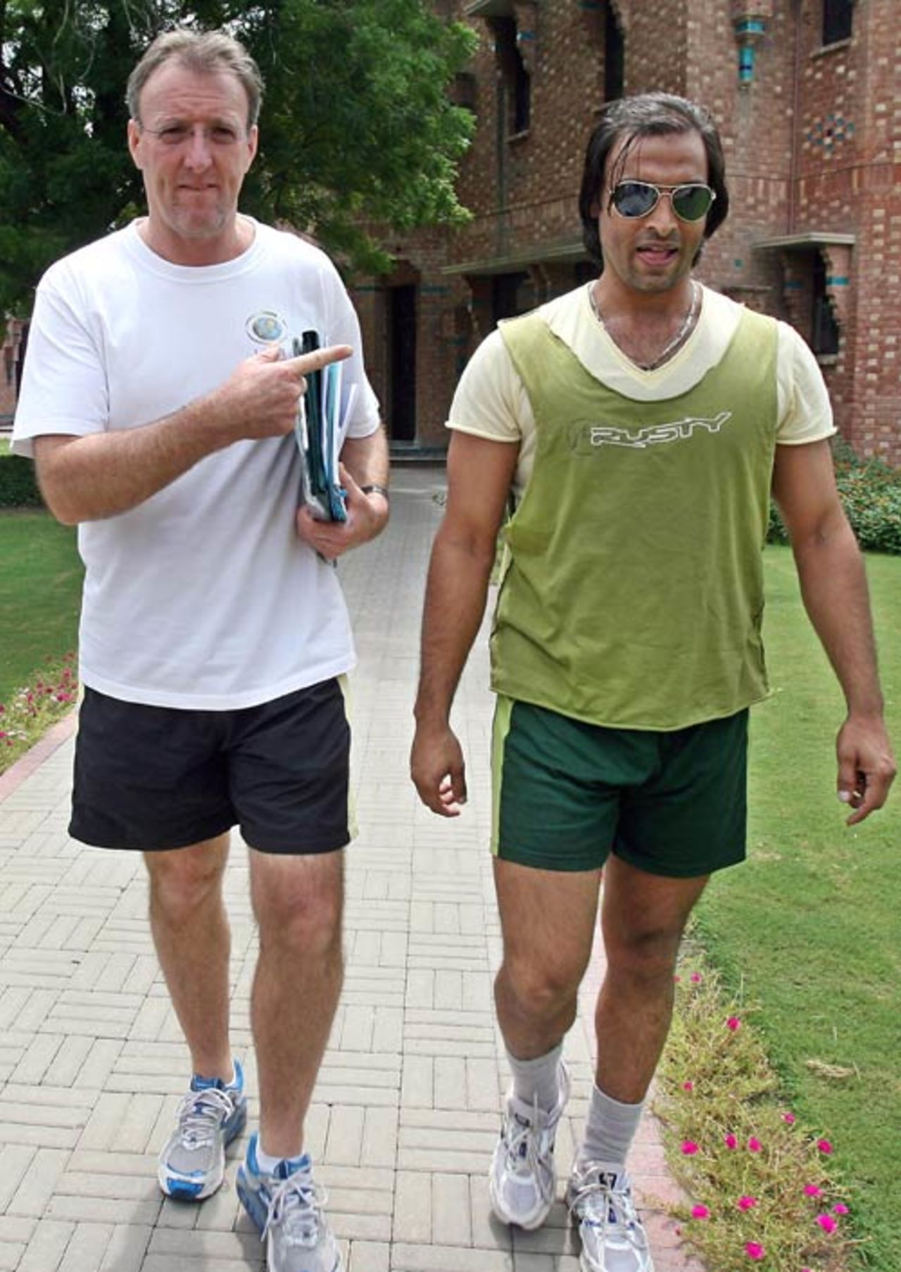 Geoff Lawson and Shoaib Akhtar arrive at the National Cricket Academy, Lahore, August 21, 2007