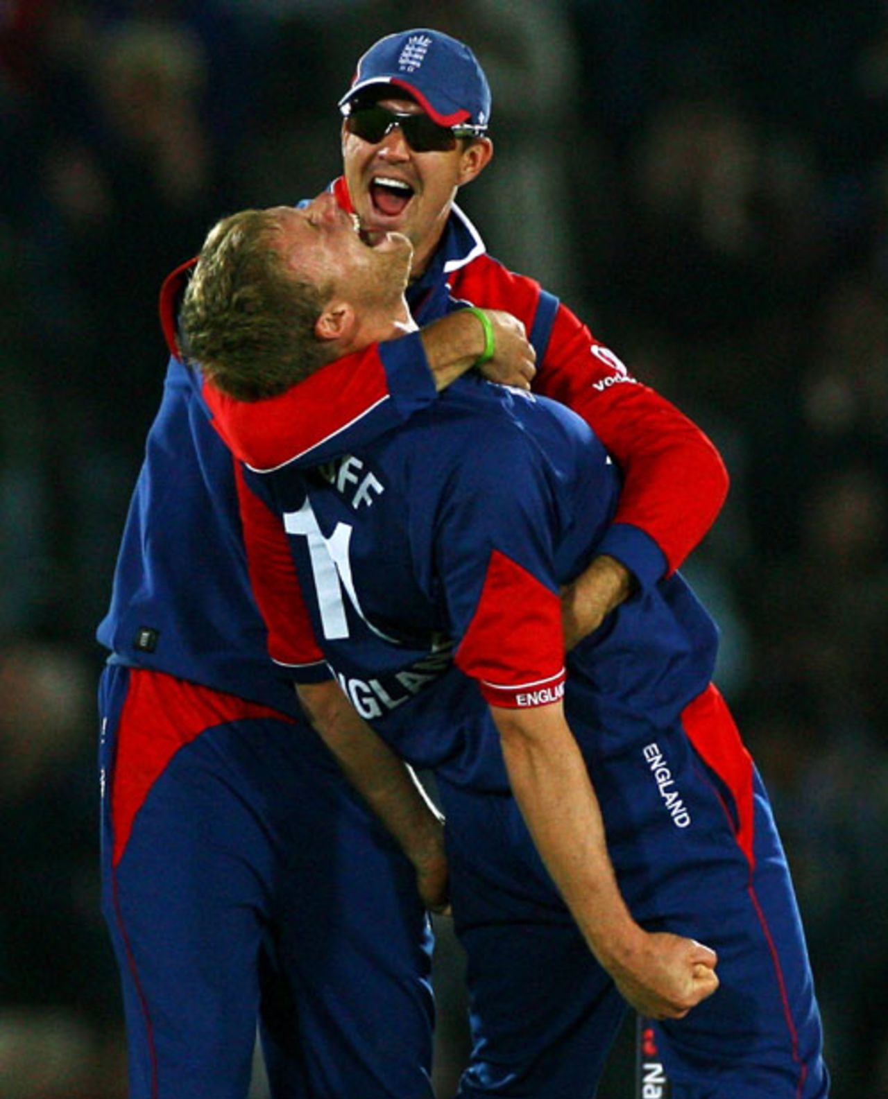 Andrew Flintoff celebrates the wicket of Mahendra Singh Dhoni with Kevin Pietersen, England v India, 1st ODI, Southampton, August 21, 2007