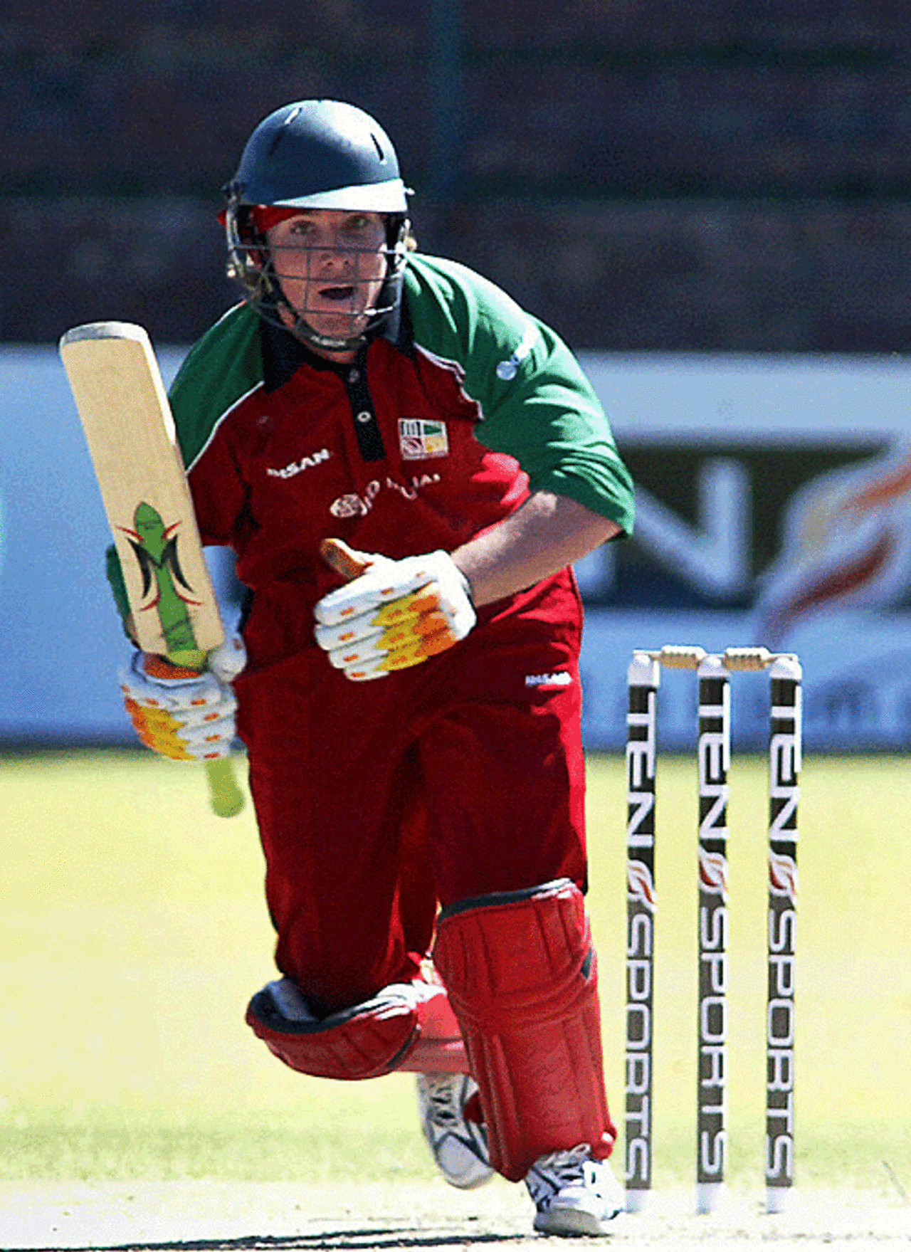 Brendan Taylor pushes off for a single, Zimbabwe v South Africa, 1st ODI, Nairobi, August 22, 2007