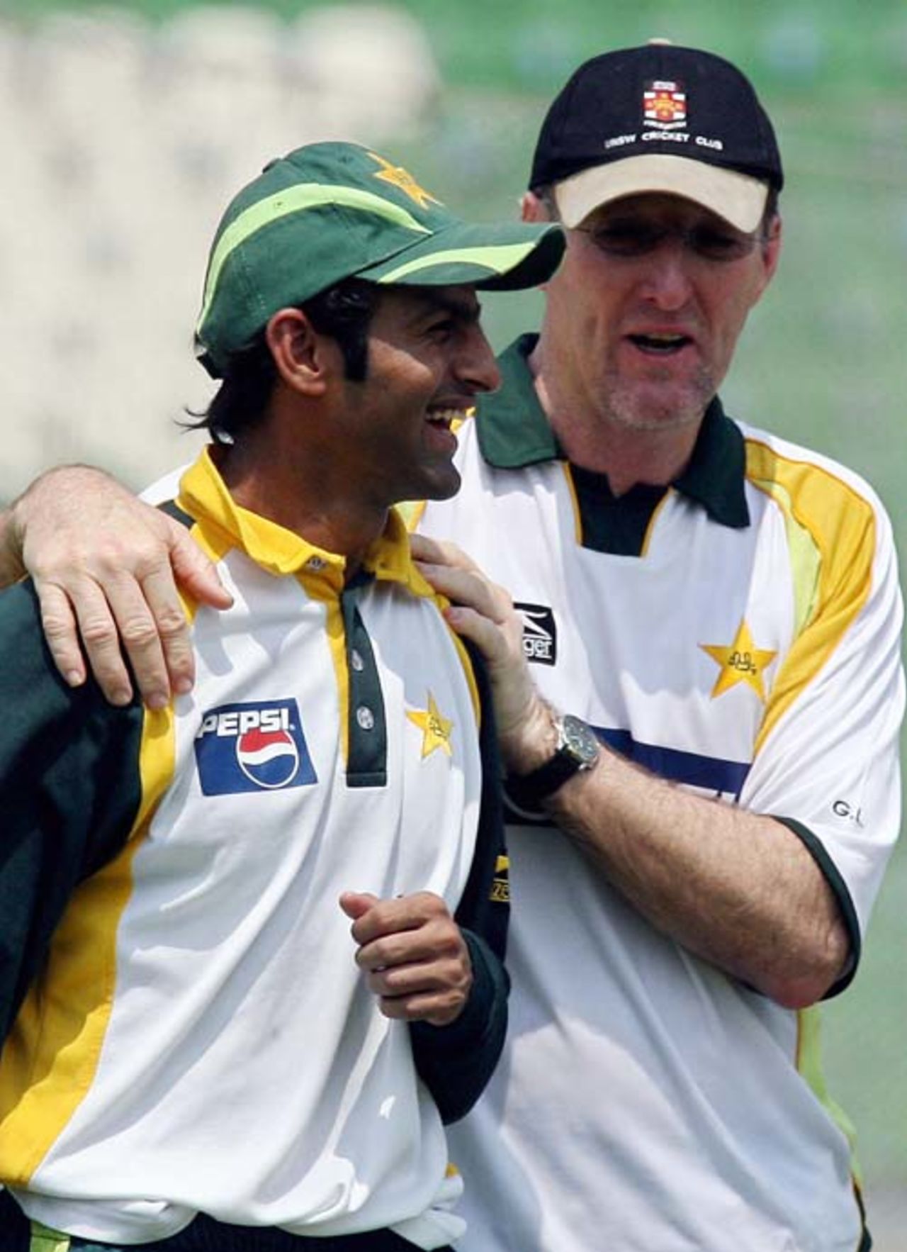 Geoff Lawson shares a laugh with Shoaib Malik during a training camp, Gaddafi Stadium, Lahore, August 23, 2007
