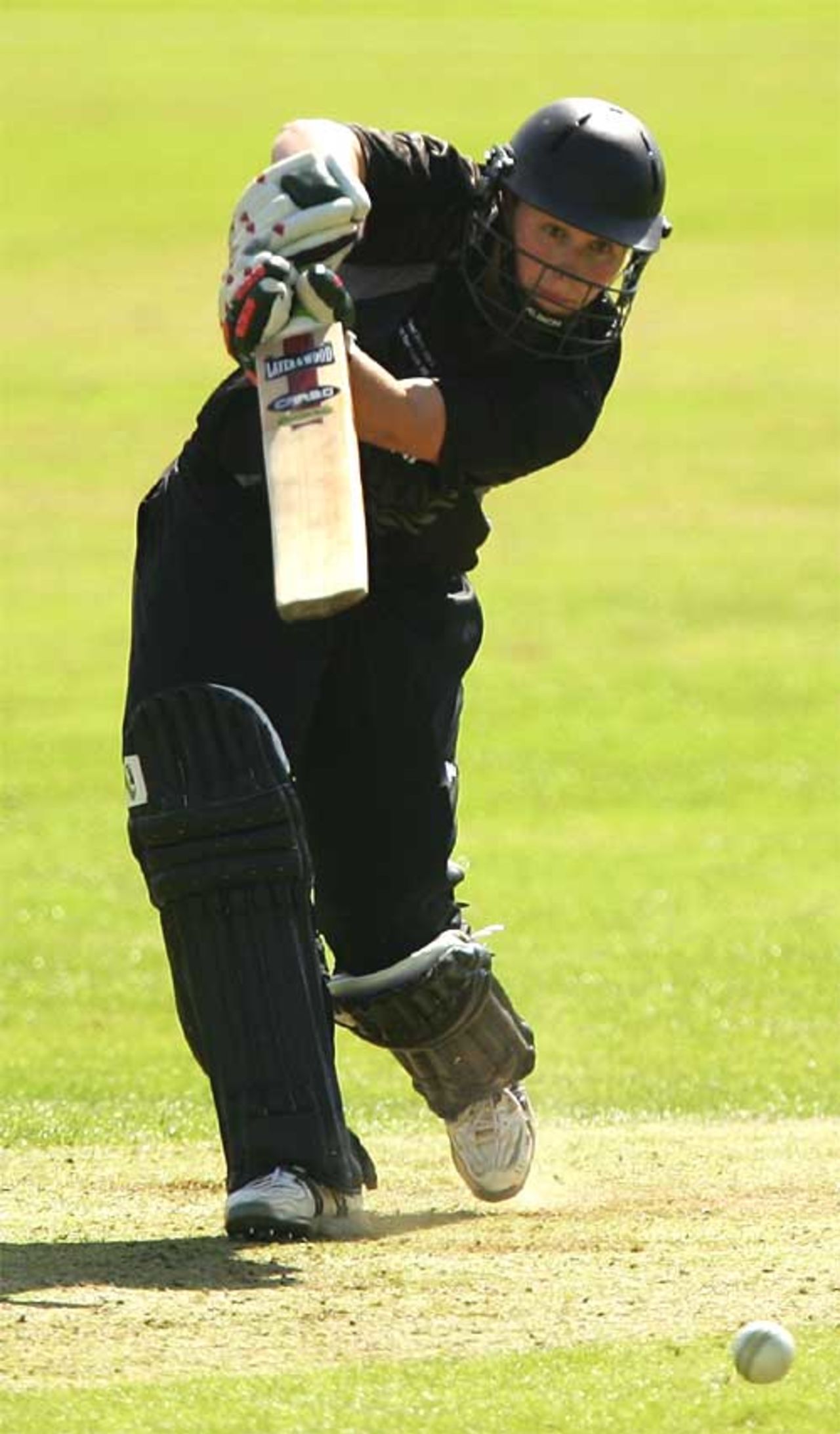 Aimee Mason drives towards her second ODI century, England v New Zealand, 4th women's ODI, Blackpool, August 26, 2007