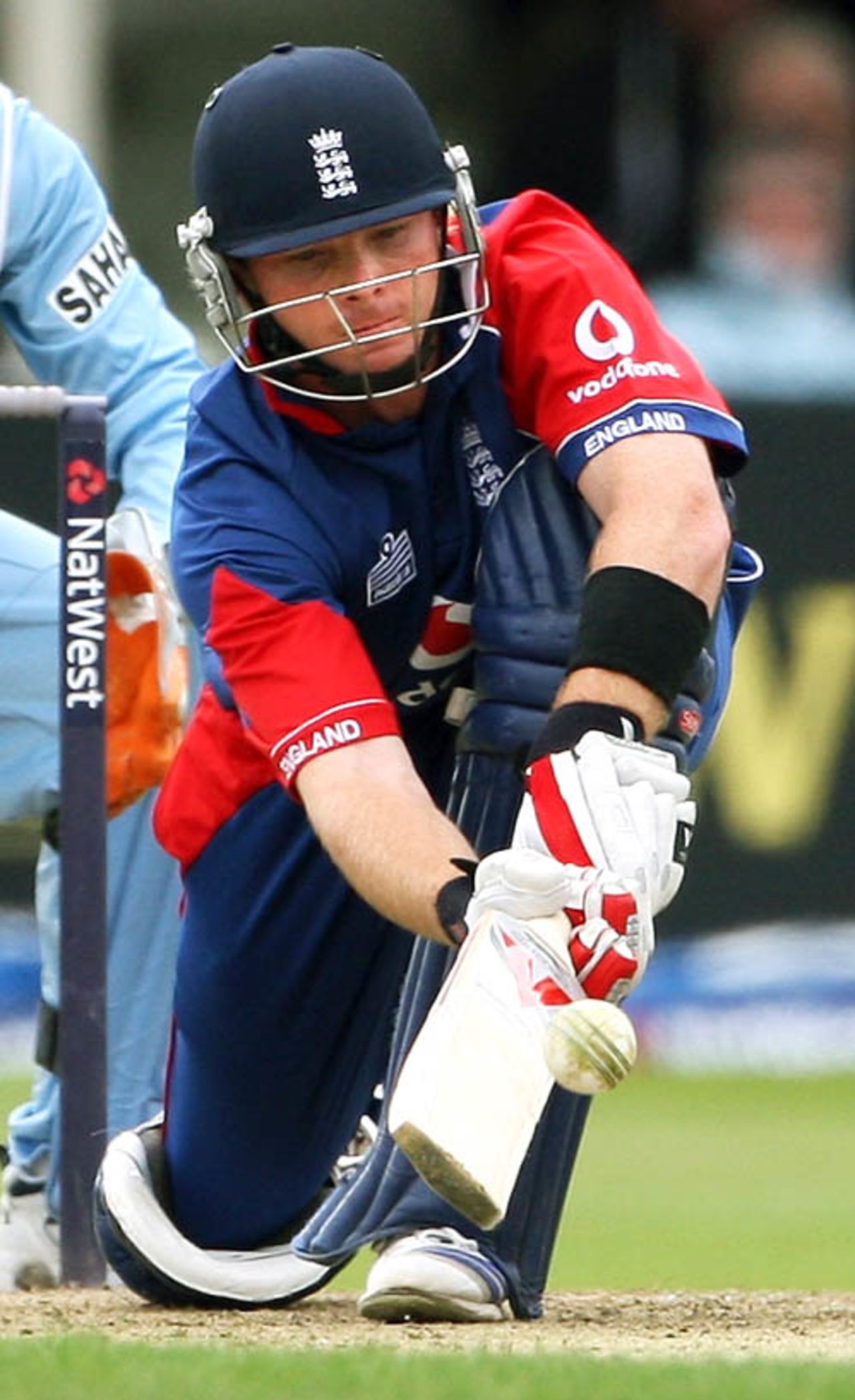 Ian Bell looks to sweep, England v India, 3rd ODI, Edgbaston, August 27, 2007