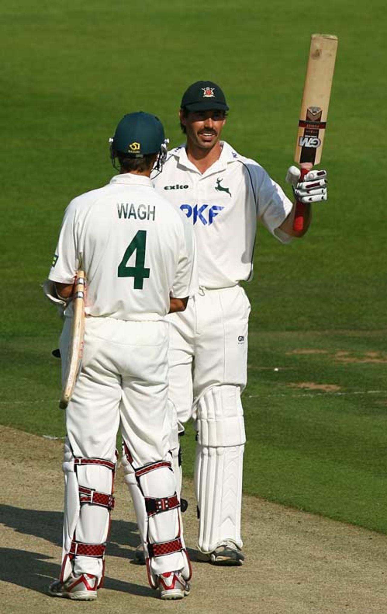 Stephen Fleming acknowledges his hundred, Middlesex v Nottinghamshire, County Championship, Lord's, August 29, 2007